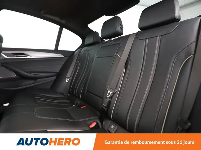 BMW 5 Series view 14