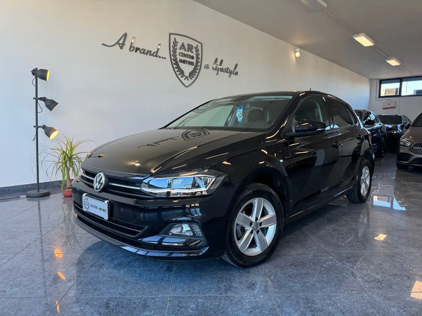 Volkswagen Polo 5p 1.0 tgi Highline 90cv Carplay Android Fari Led Noir - 1