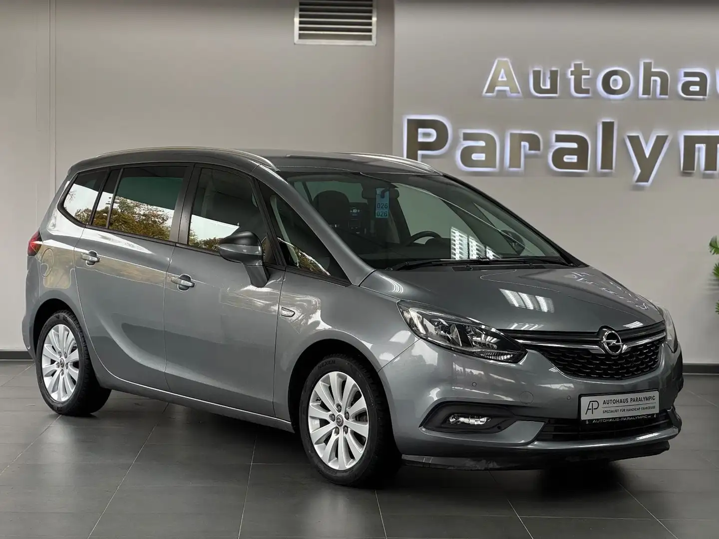 Opel Zafira C ON *7-SITZ*NAVI*PDC*AHK*TEMPO Grau - 1