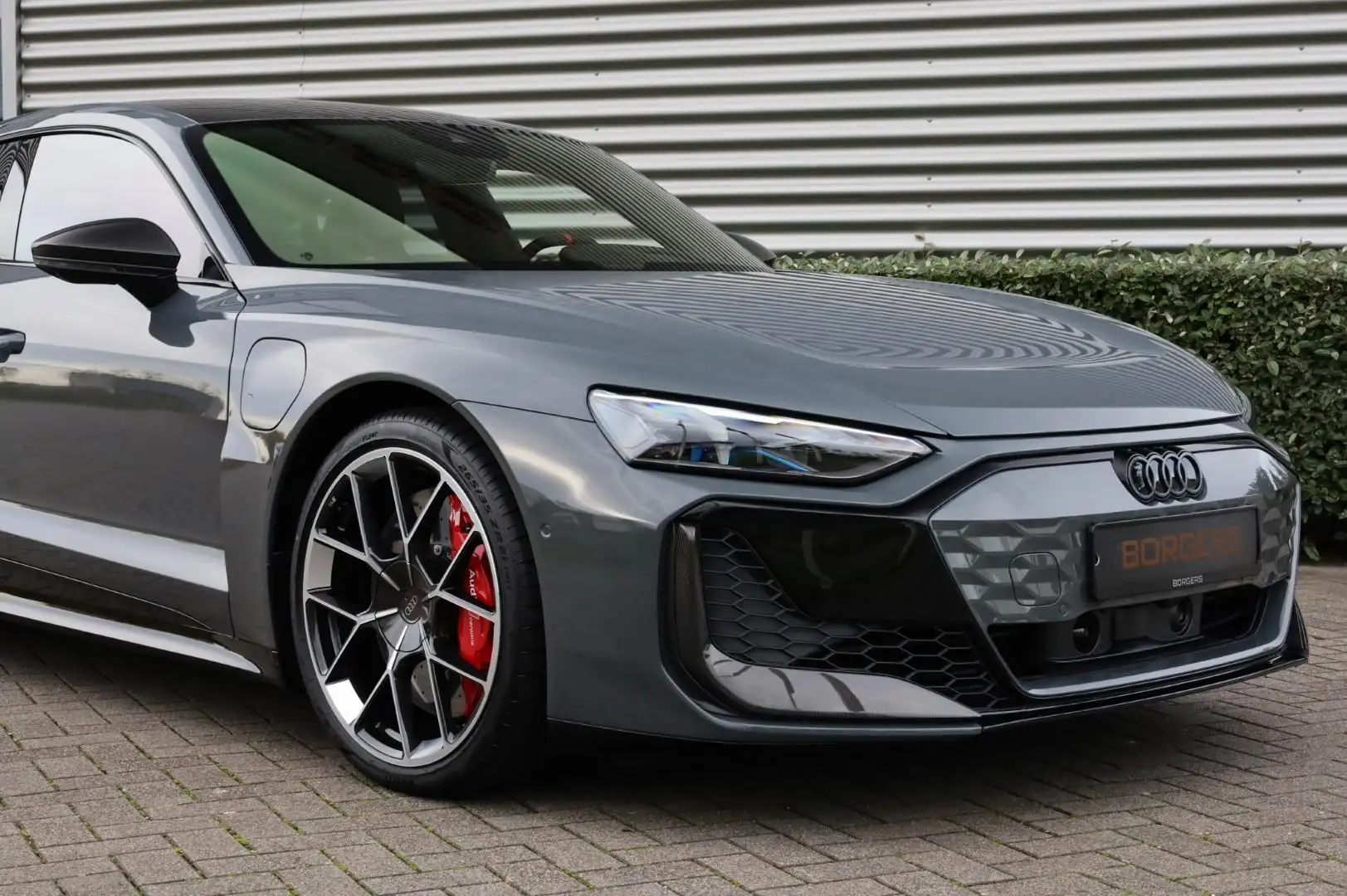 Audi RS e-tron GT Carbon l Keramisch l Massage l Vierwielsturing Grijs - 2