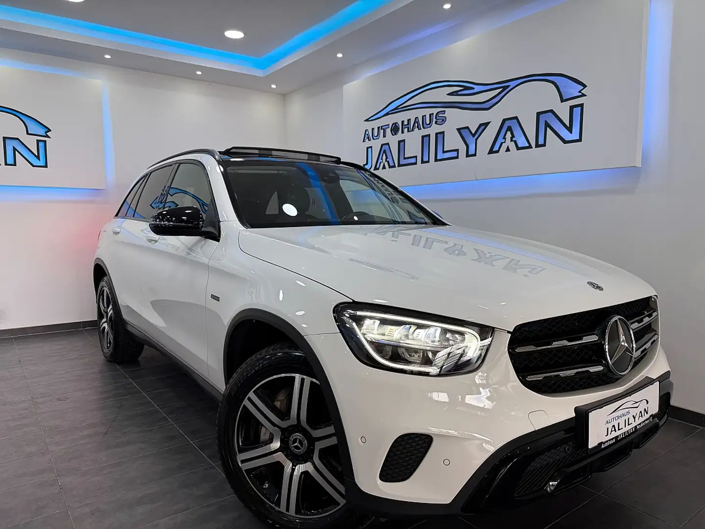 Mercedes-Benz GLC 300 de PHEV 4Matic, AMG-LINE, PANO, NIGHT-PAKET, ME... Blanc - 1