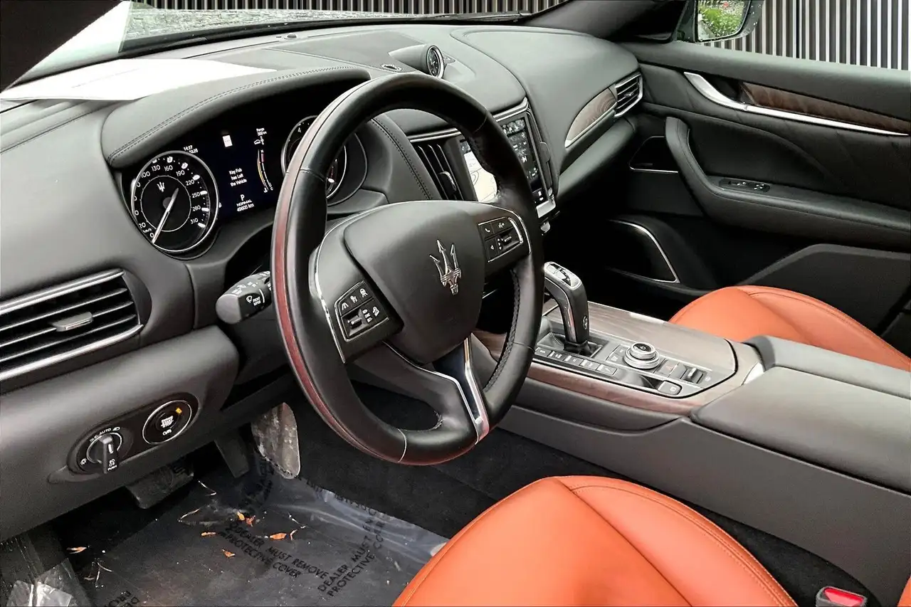 Maserati Levante снимка Maserati Levante