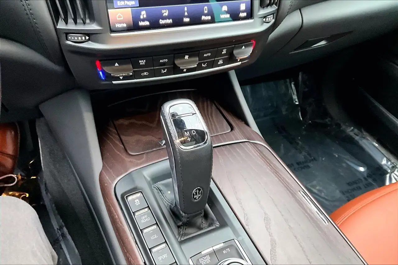 Maserati Levante снимка Maserati Levante