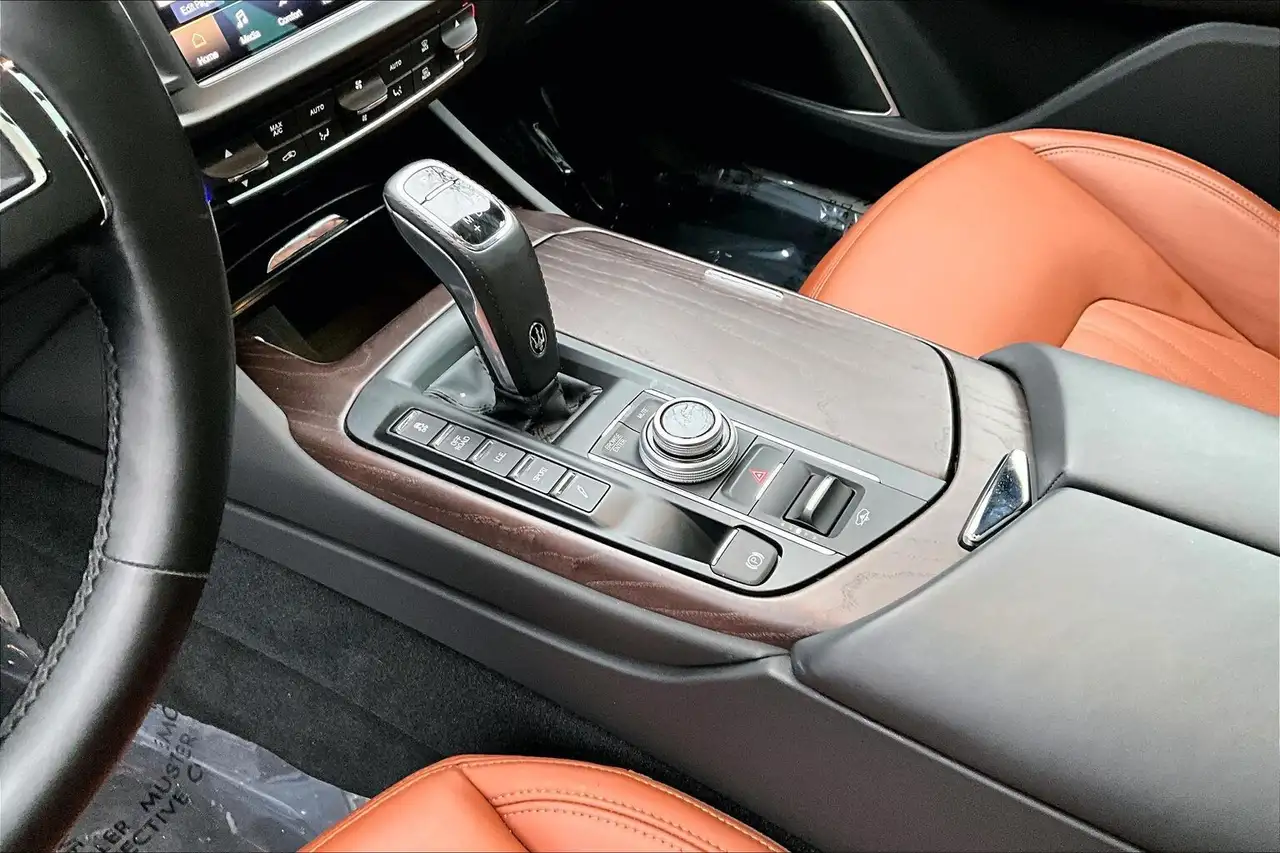 Maserati Levante снимка Maserati Levante