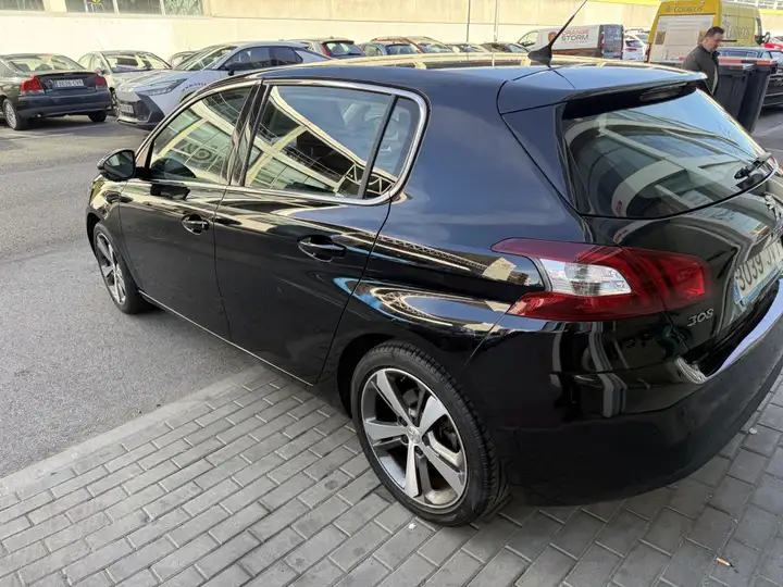 Peugeot 308 1.2 Pure Tech S&S Allure 2016, foto 7