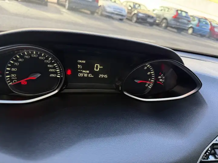 Peugeot 308 1.2 Pure Tech S&S Allure 2016, foto 8