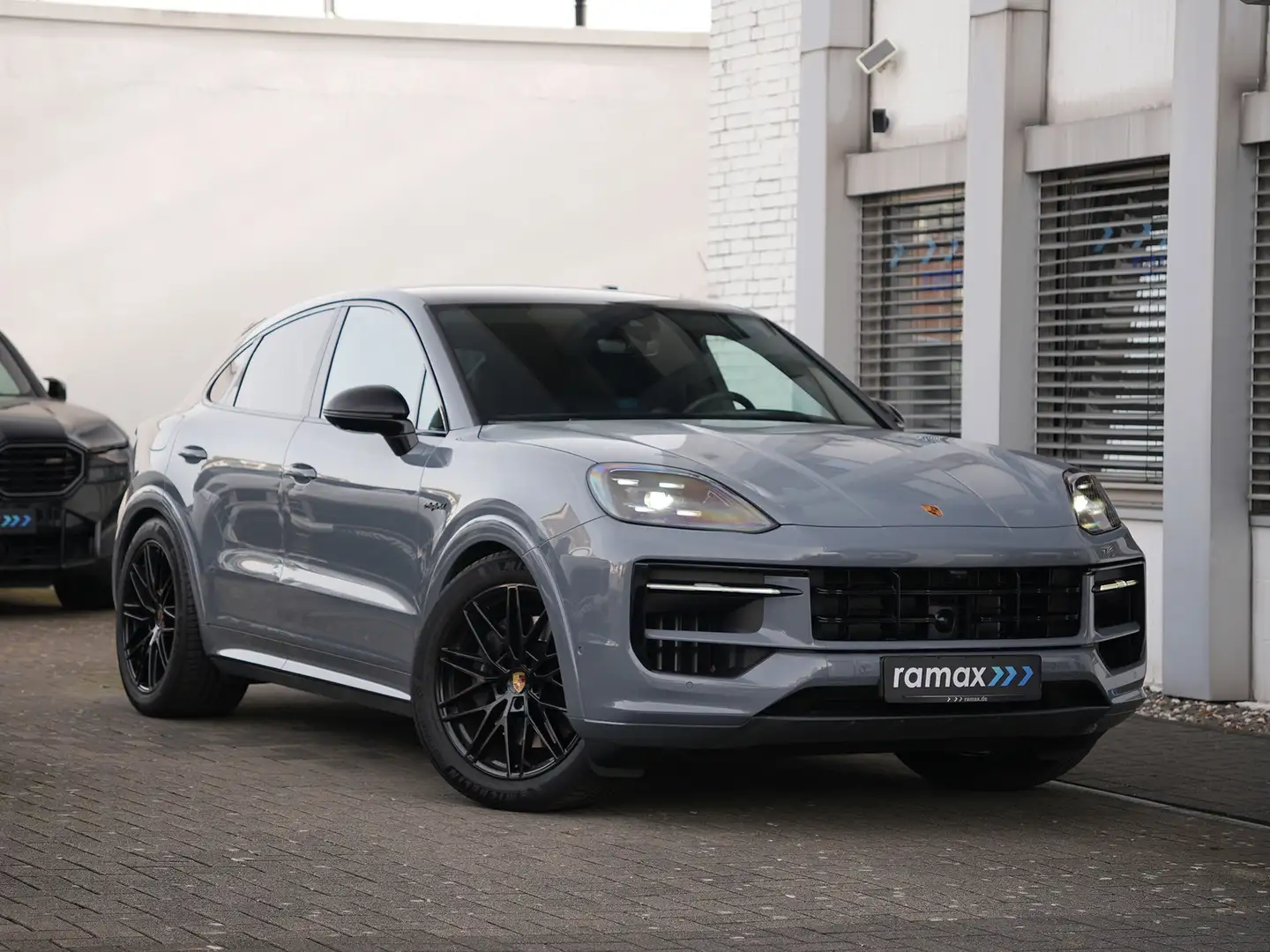 Porsche Cayenne E-Hybrid Coupé SPORTDESIGN PAKET-INNO-BOSE-MY25 Gris - 1