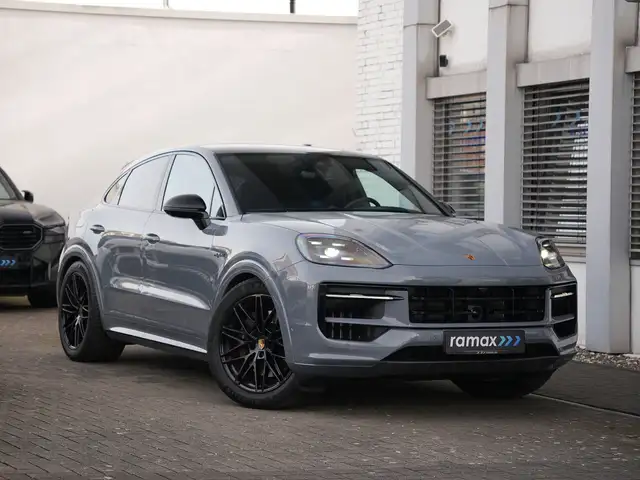 Porsche Cayenne E-Hybrid Coupé SPORTDESIGN PAKET-INNO-BOSE-MY25