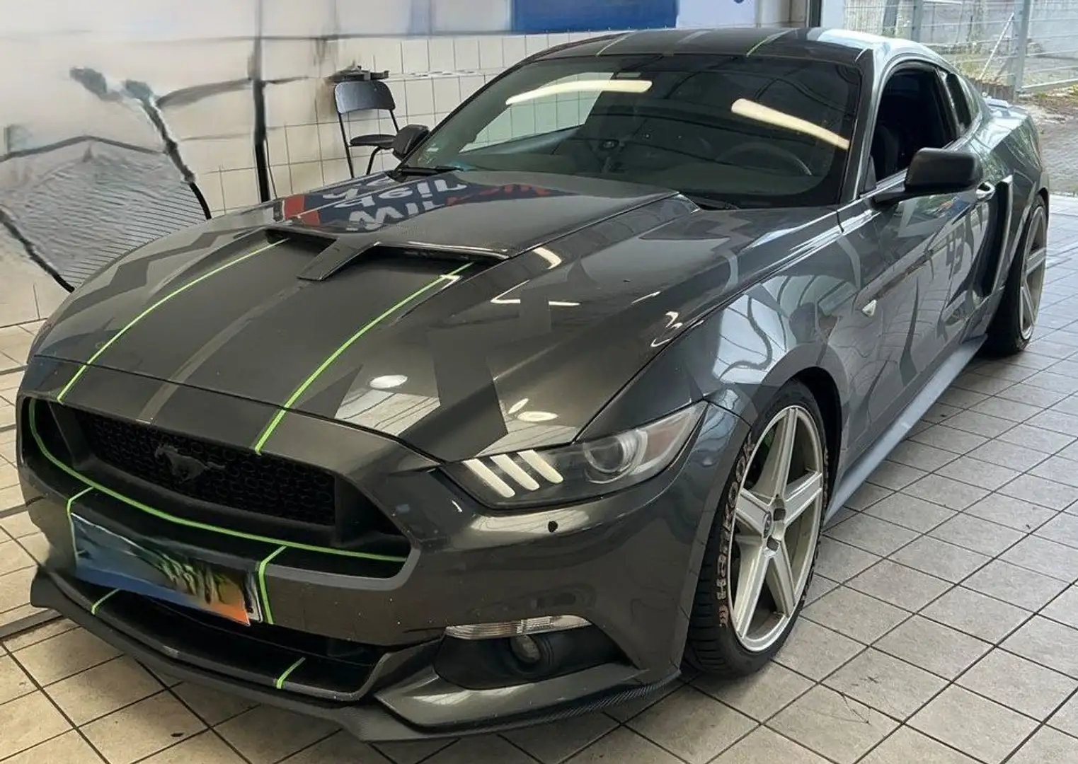 Ford Mustang Mustang 2.3 EcoBoost Grijs - 1