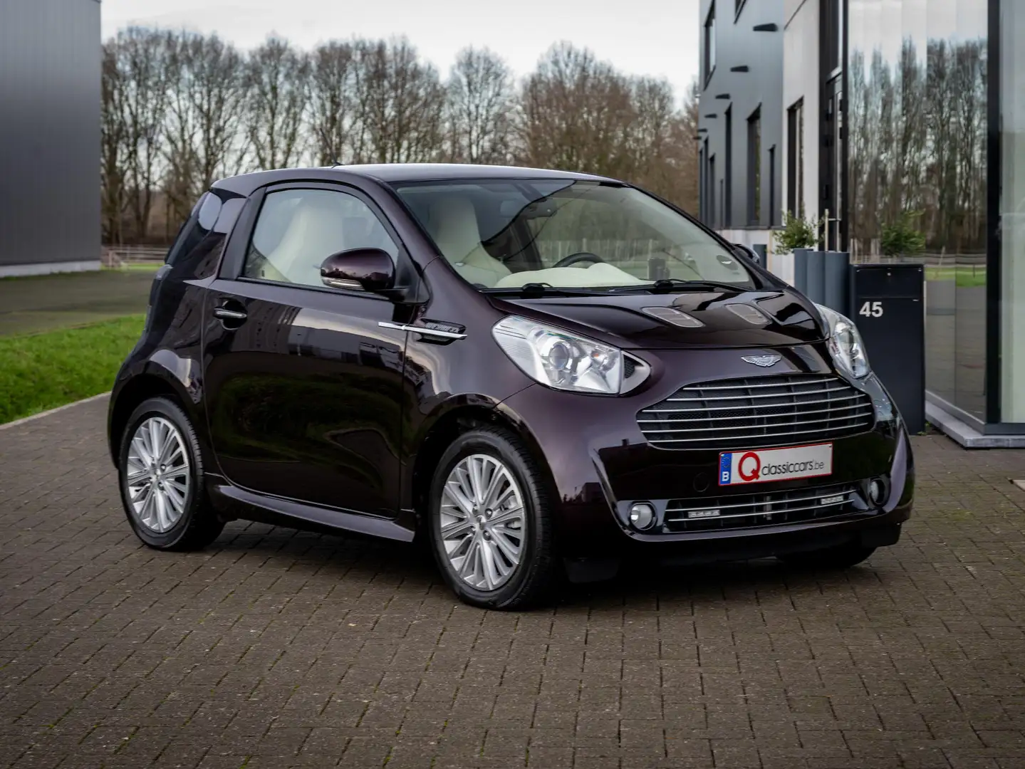 Aston Martin Cygnet Violett - 1