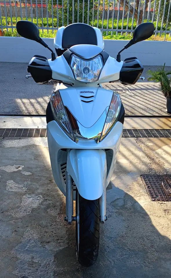 Honda SH 300