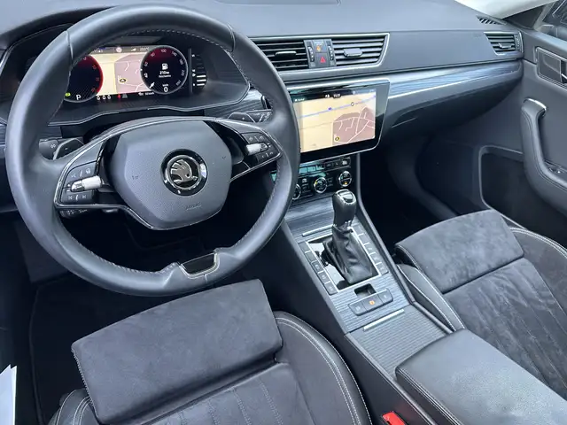 Skoda Superb view 12