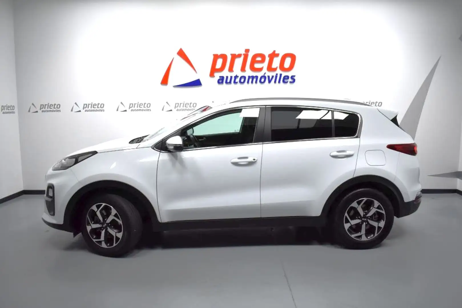 Kia Sportage 1.6 MHEV Business DCT 4x2 136 Blanco - 2