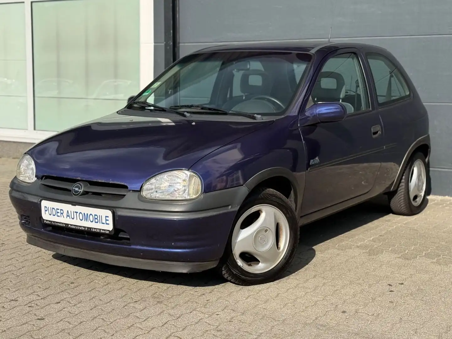 Opel Corsa B 1.4 Atlantis Automatik 1.Hand Schiebdach Blau - 1