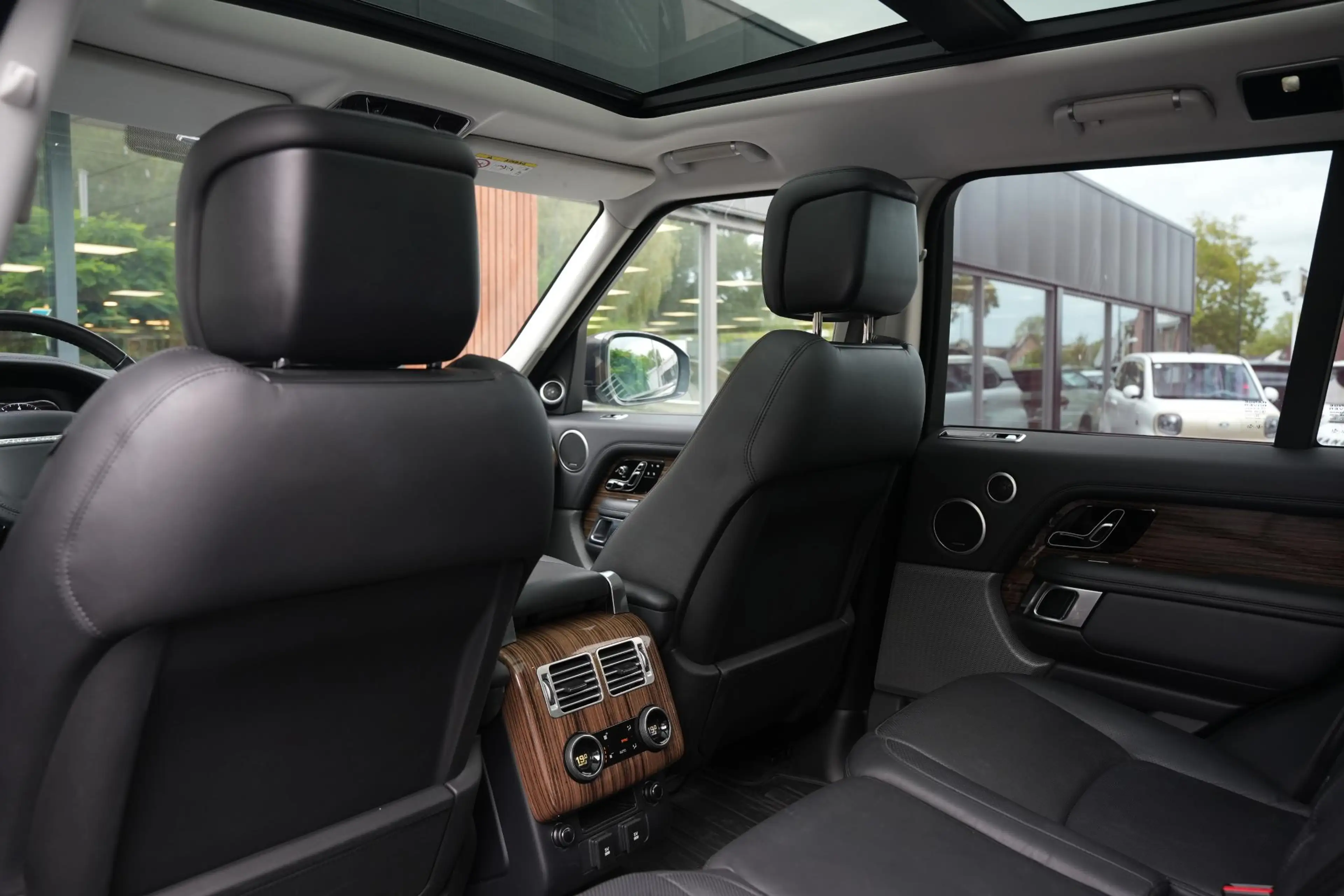 Land Rover Range Rover 5.0 V8 SC Autobiography — photo 31