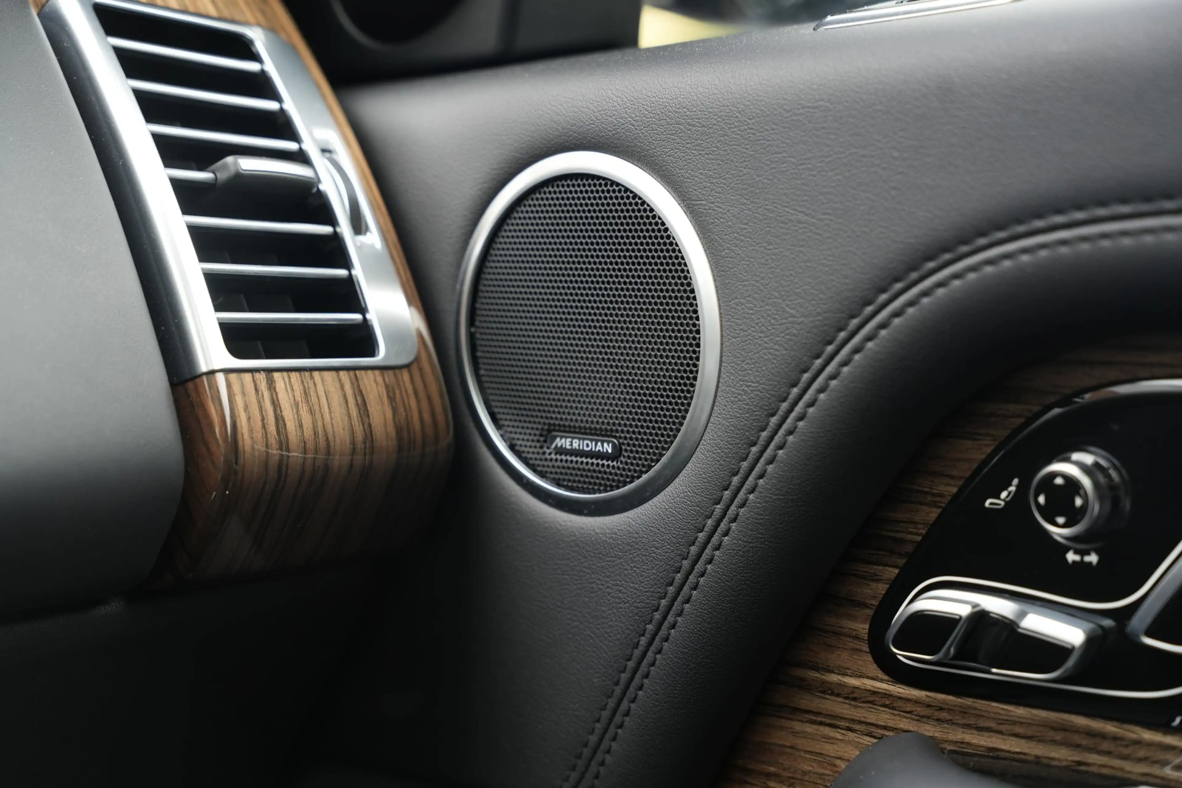 Land Rover Range Rover 5.0 V8 SC Autobiography — photo 43