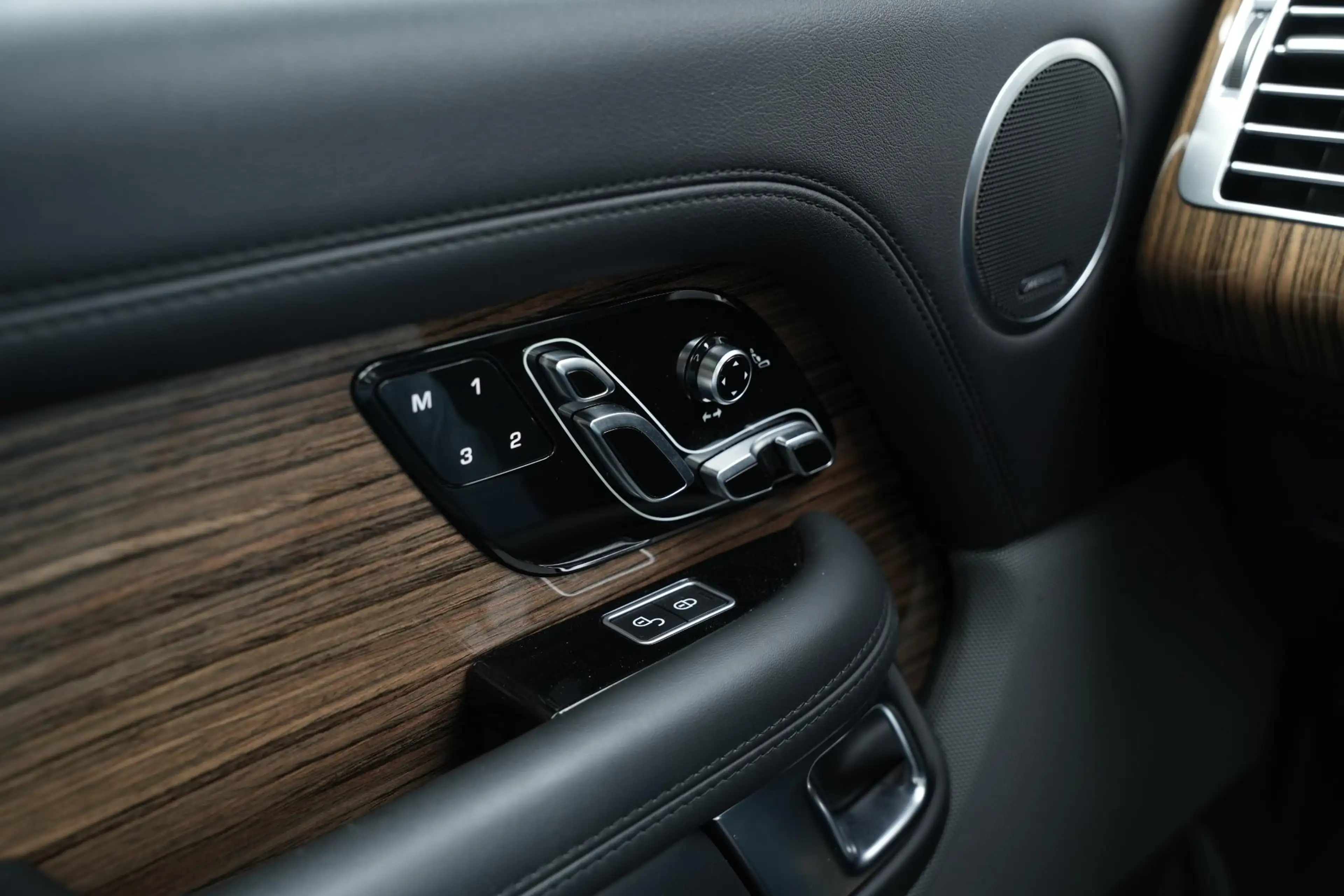 Land Rover Range Rover 5.0 V8 SC Autobiography — photo 42