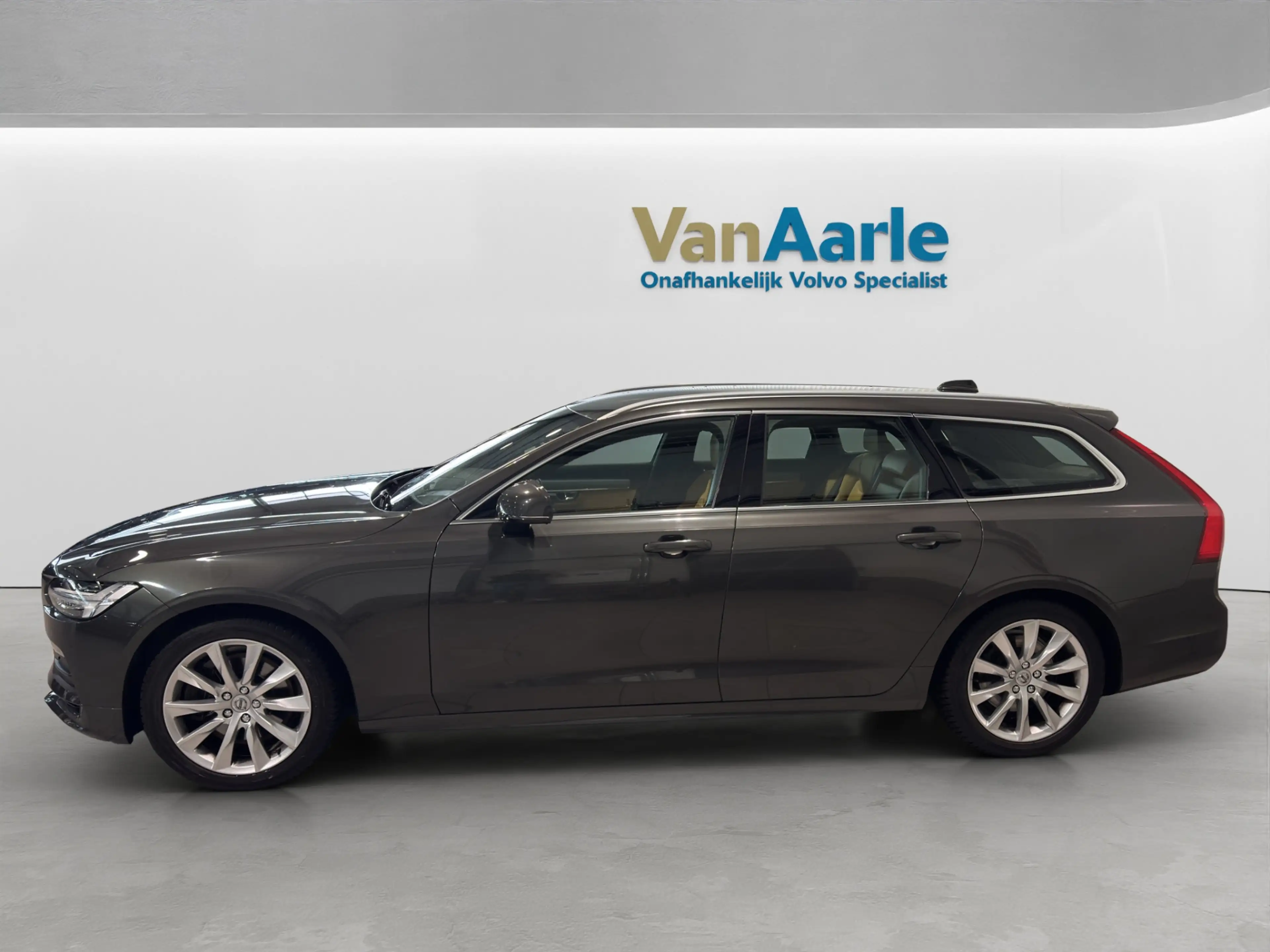 Volvo V90 T4 Aut. Momentum ACC Parkeercamera Leder 190pk — photo 10