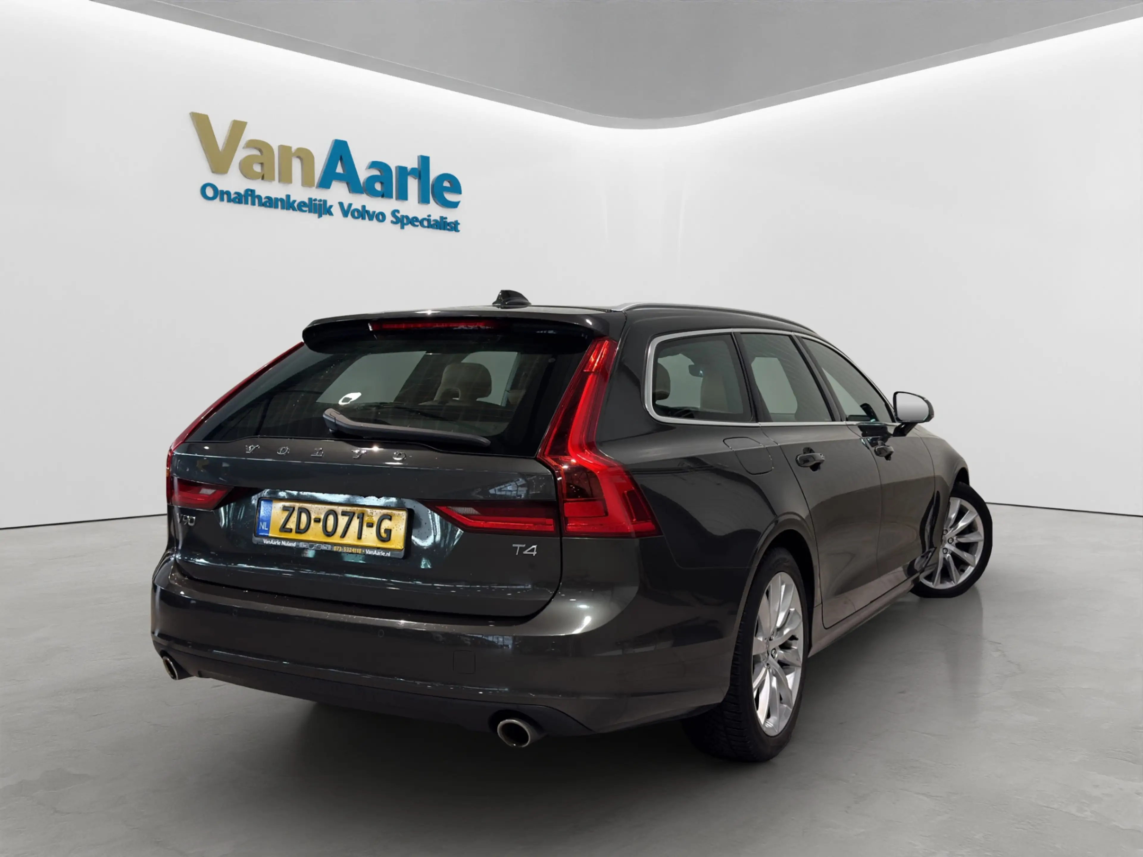 Volvo V90 T4 Aut. Momentum ACC Parkeercamera Leder 190pk — photo 9