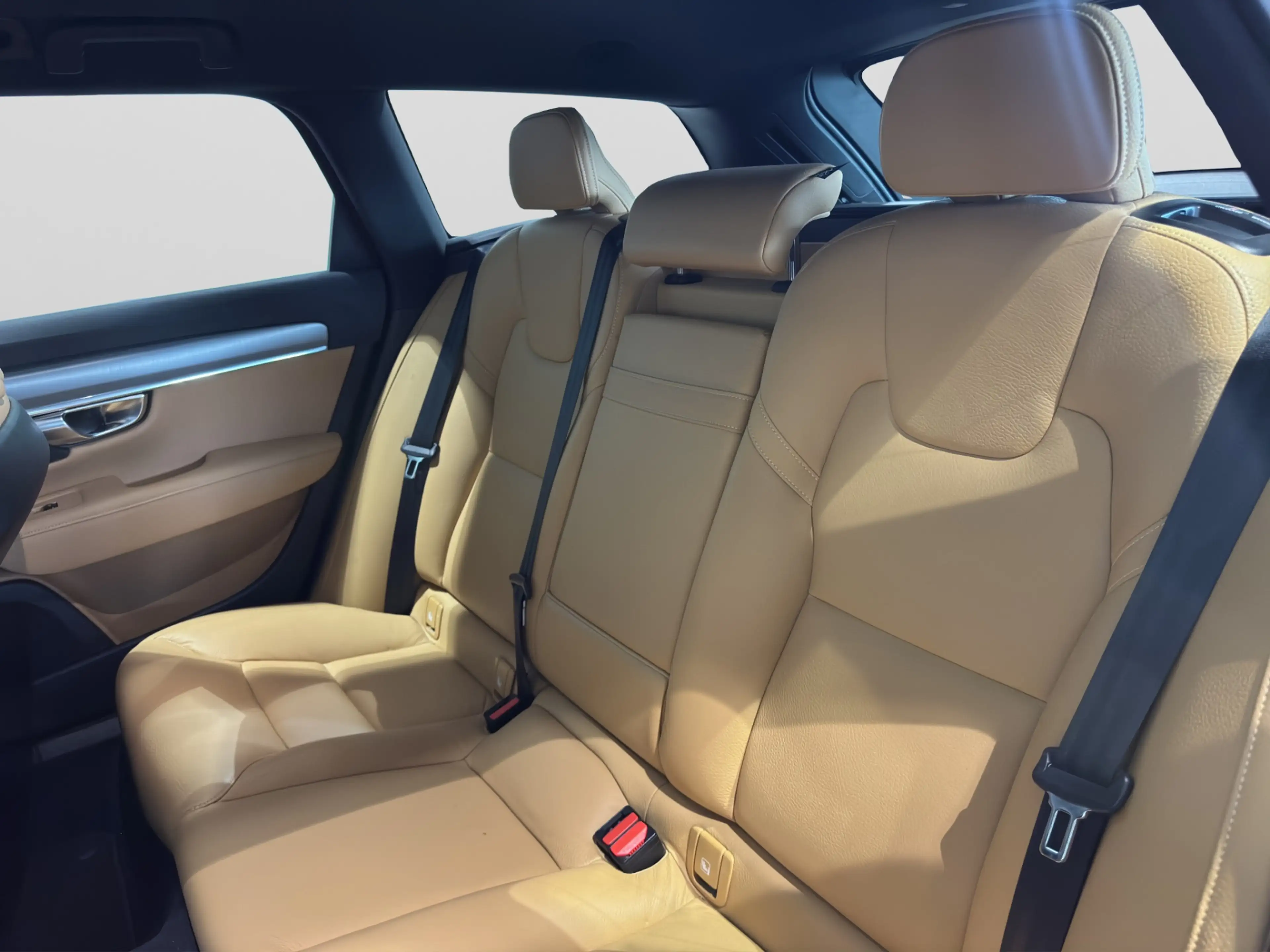 Volvo V90 T4 Aut. Momentum ACC Parkeercamera Leder 190pk — photo 11