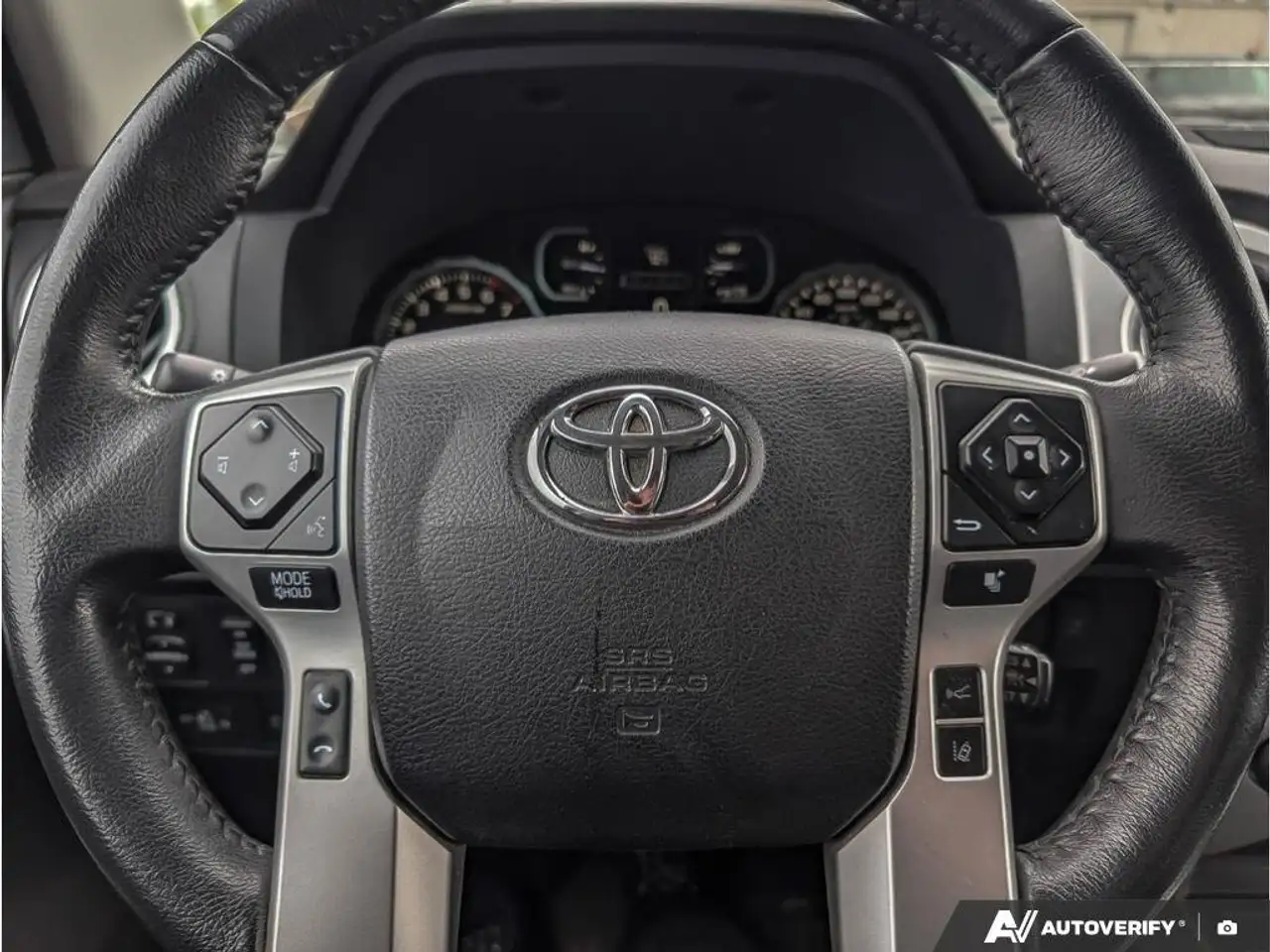 Toyota Tundra снимка Toyota Tundra