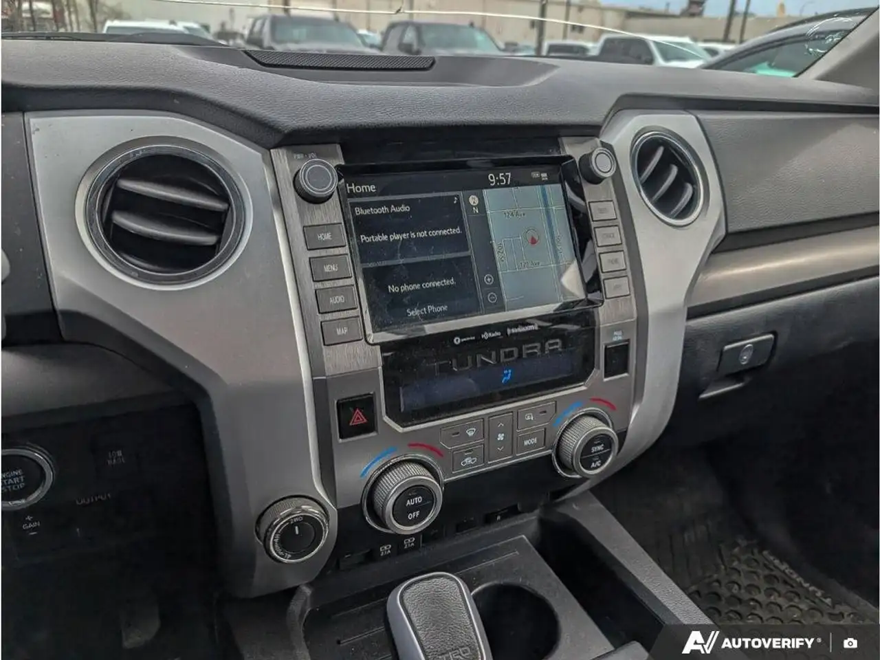 Toyota Tundra снимка Toyota Tundra