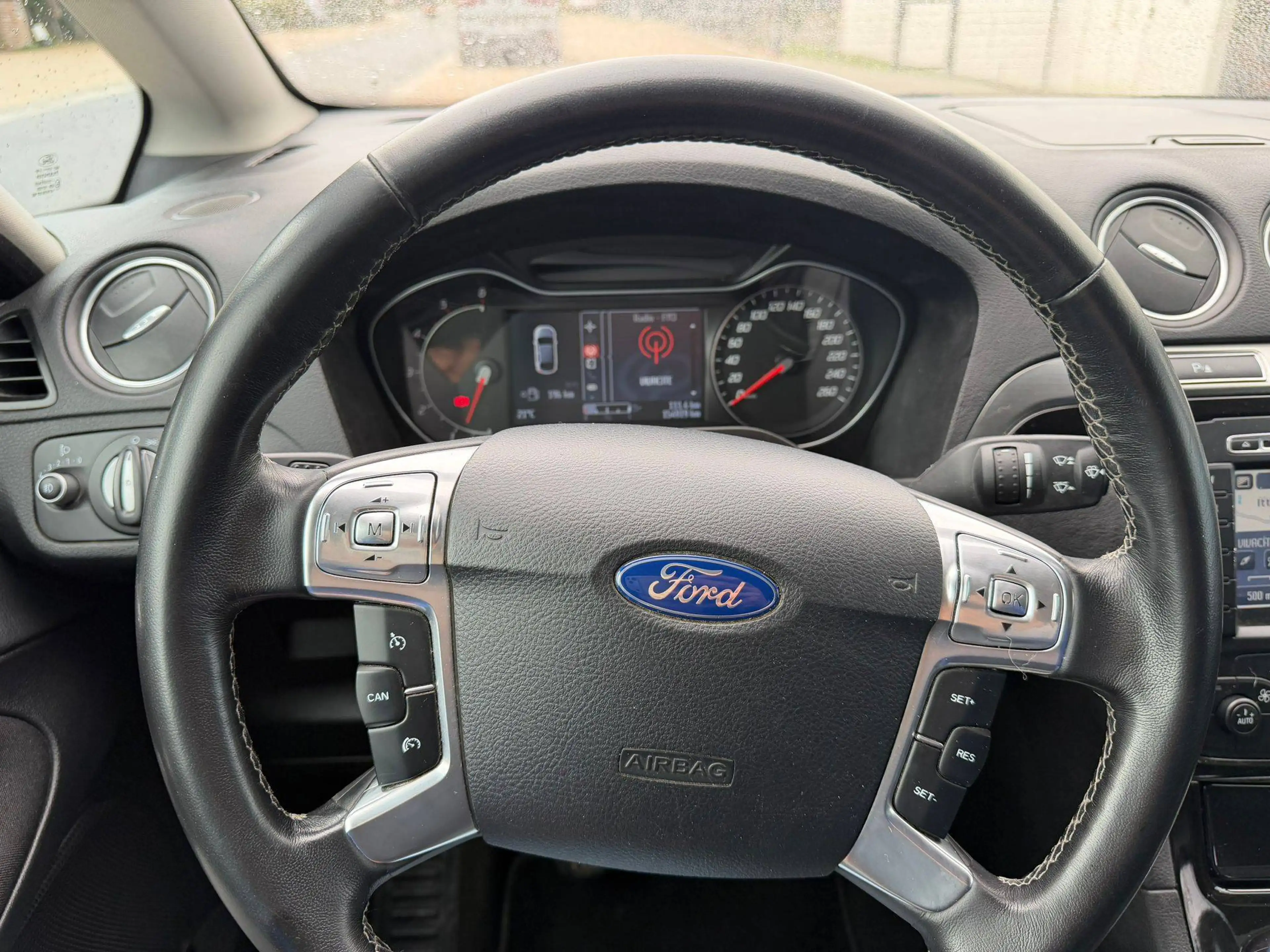 Ford S-Max S-Max 2.0 TDCi Titanium — photo 10