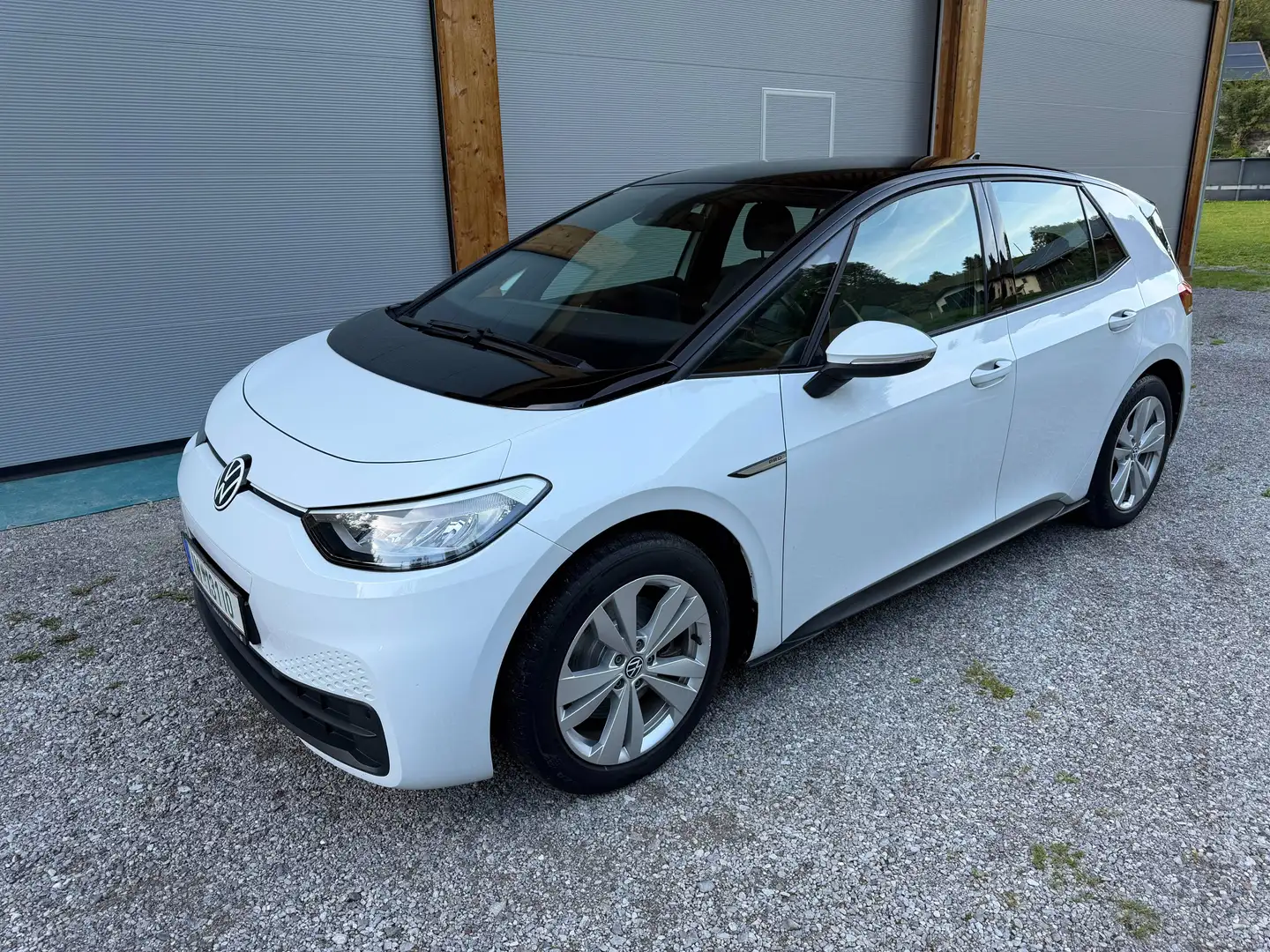 Volkswagen ID.3 Pro 107kW, AHK, Wärmep. Herst. Garantie, 8 fach, unfallfrei, Nichtraucher, garagengepflegt Weiß - 1