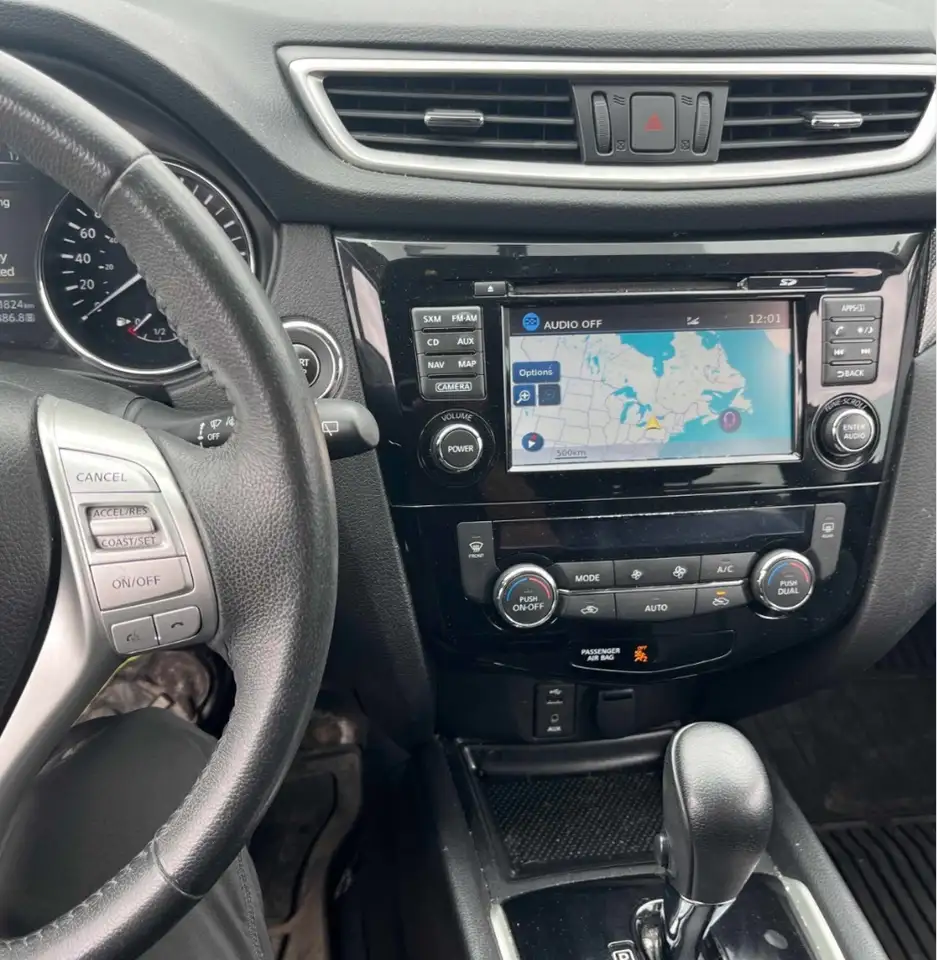Nissan Rogue снимка Nissan Rogue