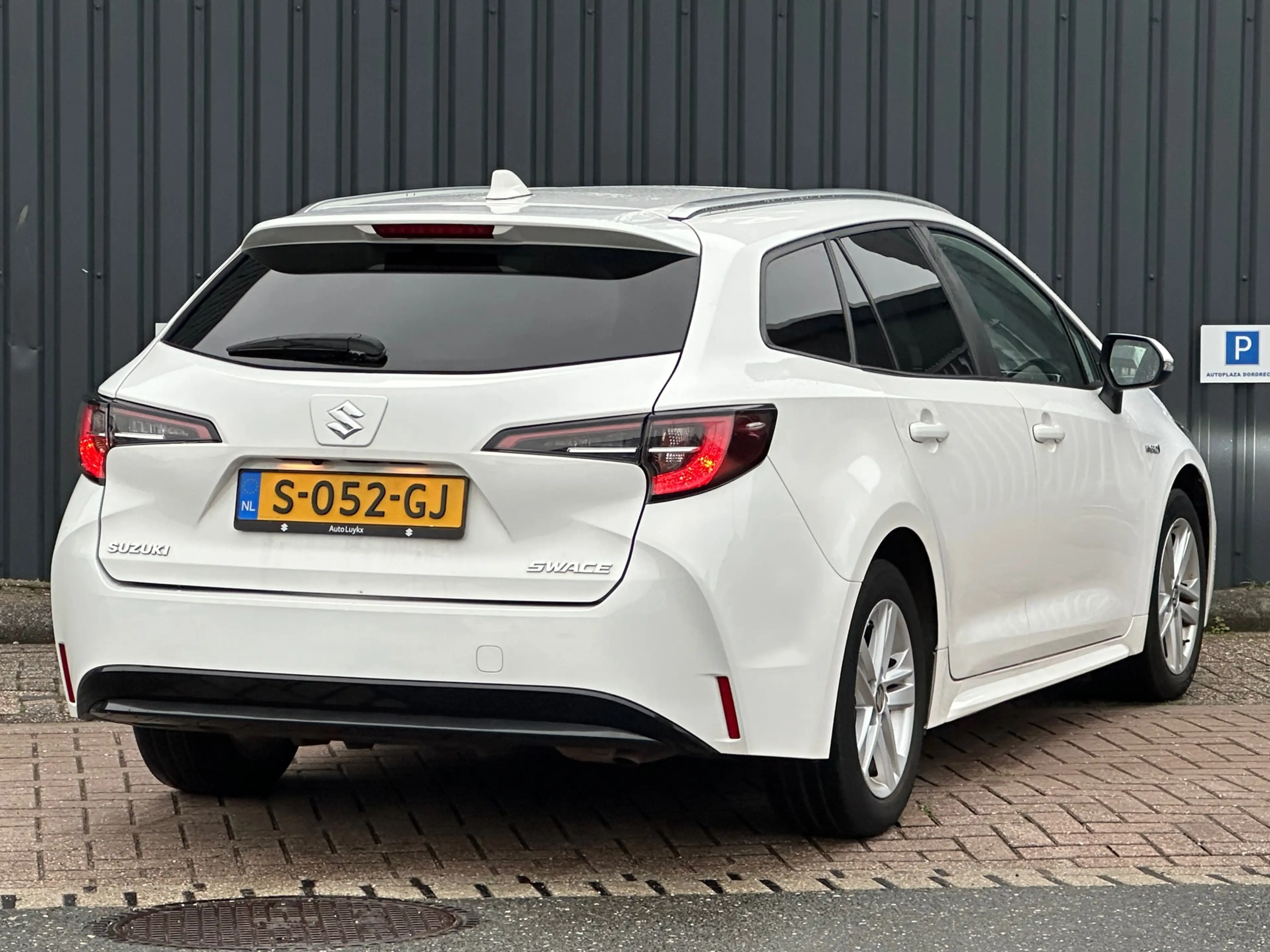 Suzuki Swace 1.8 Hybrid Select ACC|APPLE CARPLAY|STOELVRW| — photo 8