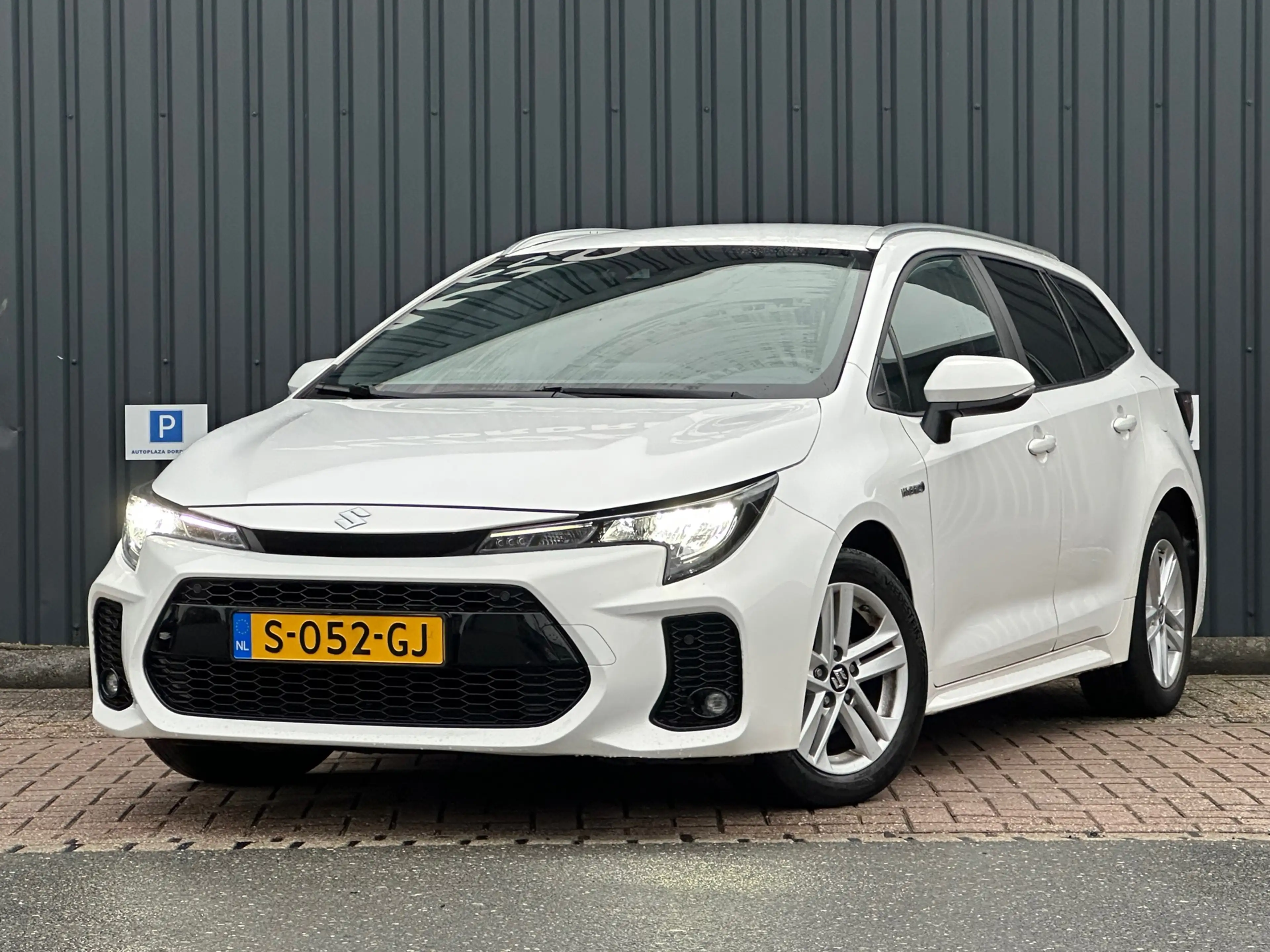 Suzuki Swace 1.8 Hybrid Select ACC|APPLE CARPLAY|STOELVRW| — photo 2