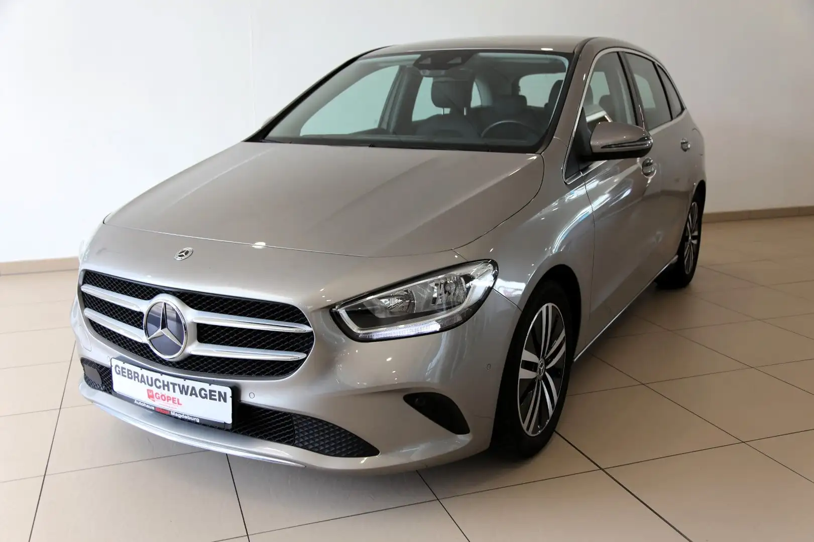 Mercedes-Benz B 180 B -Klasse B 180 Navi RFK SHZ PDC Silber - 1