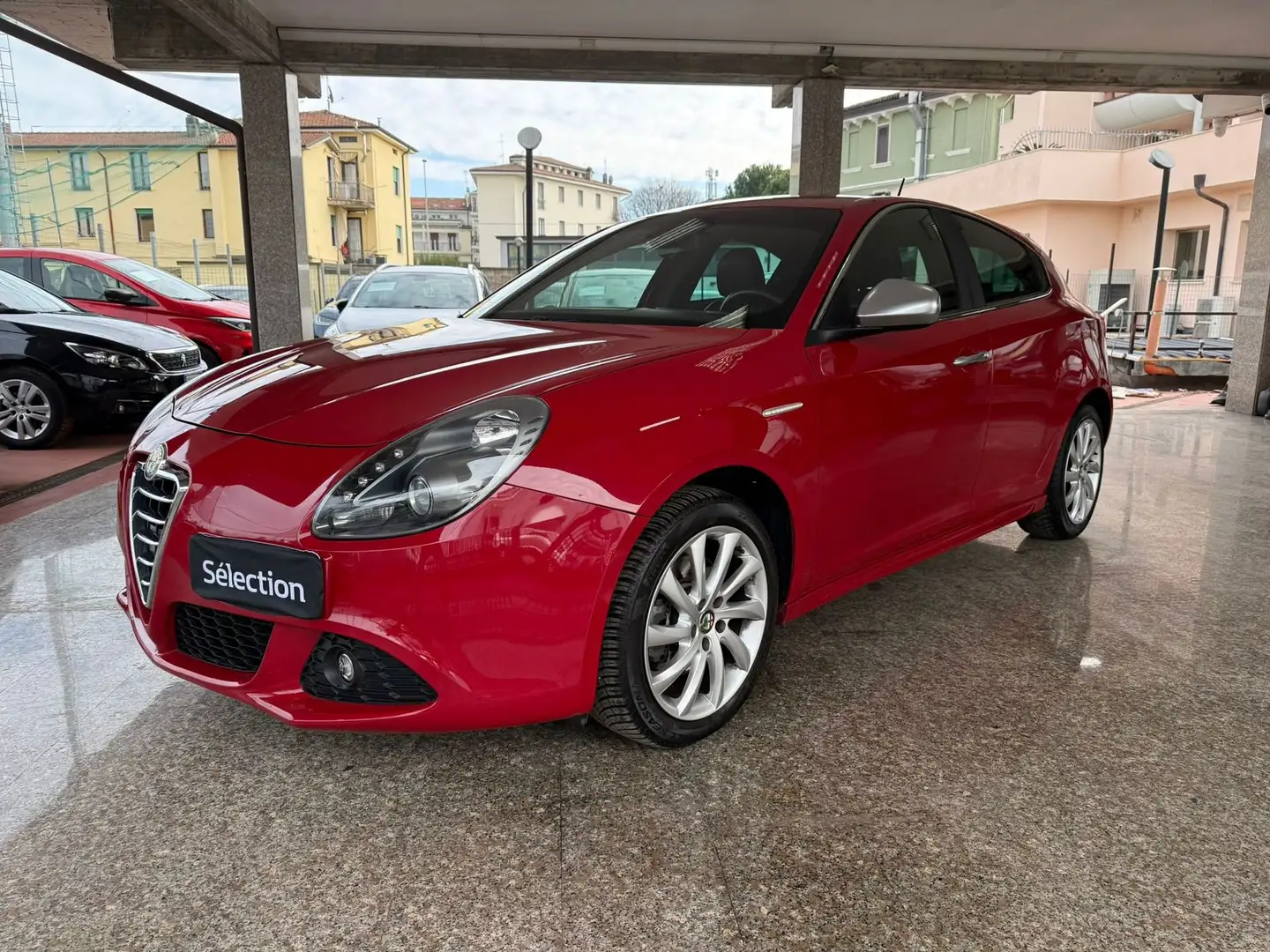 Alfa Romeo Giulietta 2.0 JTDm-2 140CV Exclusive Rouge - 1