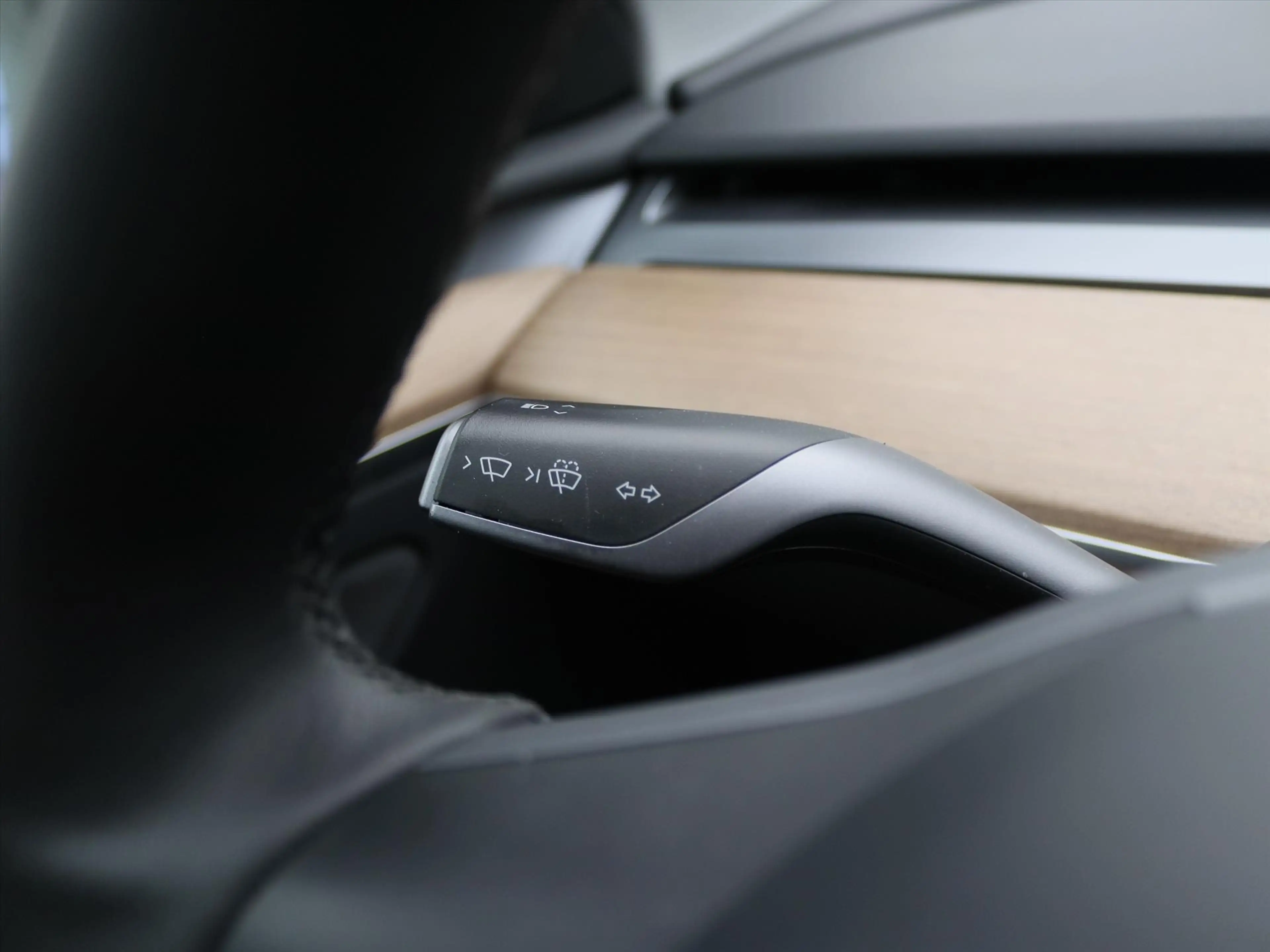 Tesla Model Y Long Range AWD 75kWh 351pk 93.7% SoH [ AMD RYZEN+A — photo 24