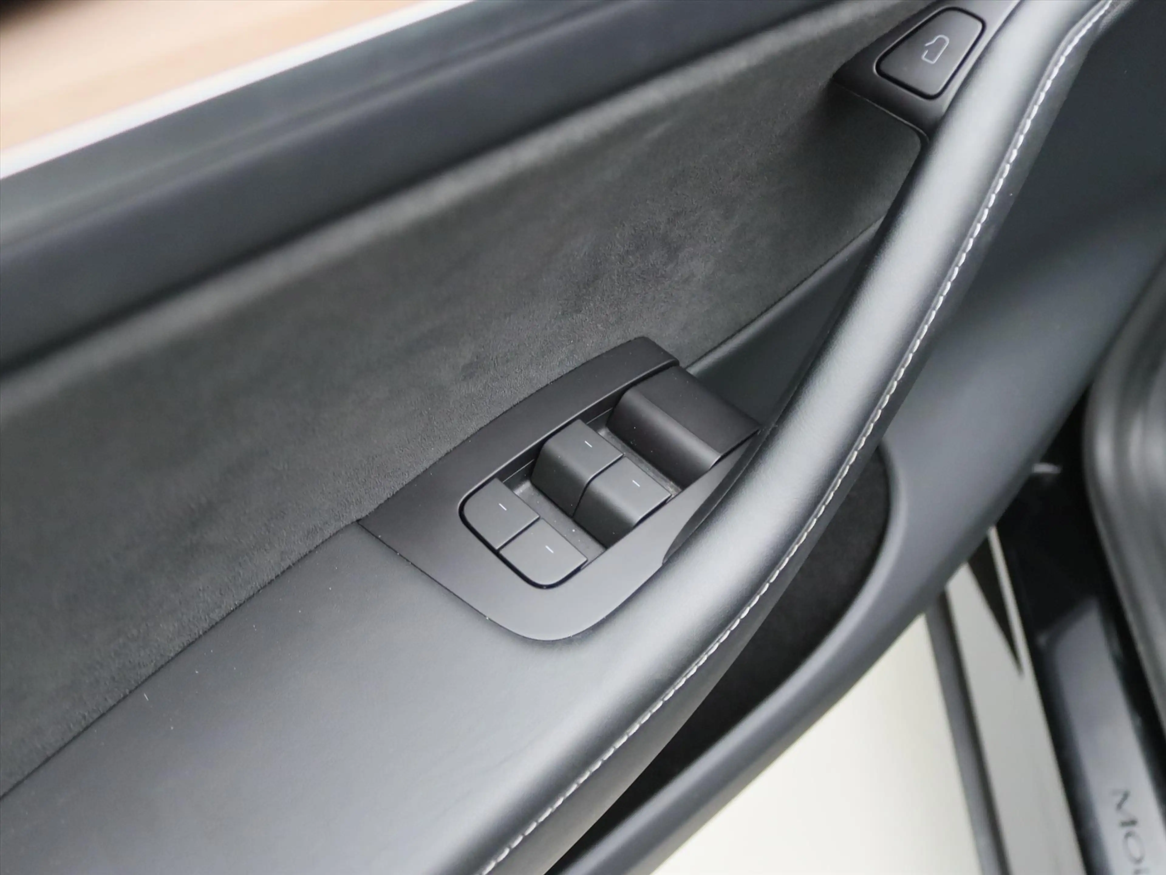 Tesla Model Y Long Range AWD 75kWh 351pk 93.7% SoH [ AMD RYZEN+A — photo 33