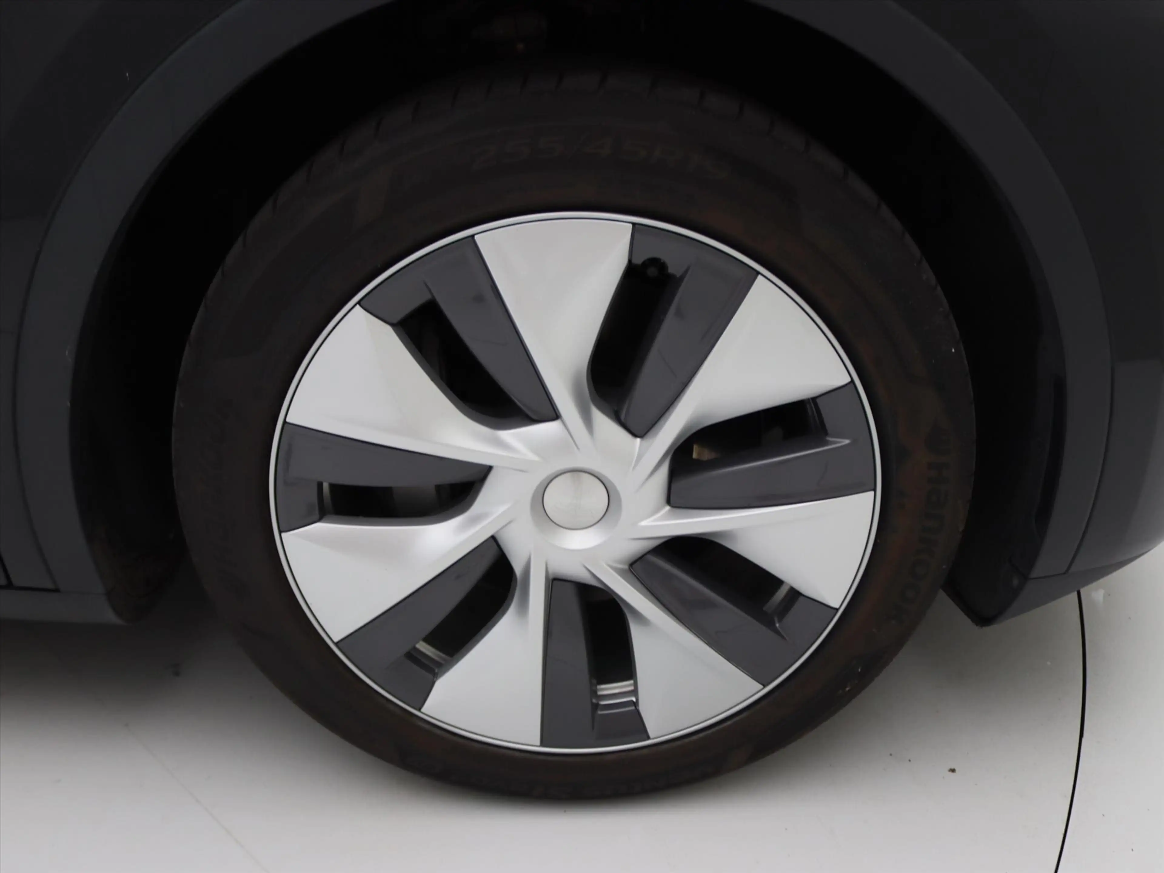 Tesla Model Y Long Range AWD 75kWh 351pk 93.7% SoH [ AMD RYZEN+A — photo 12