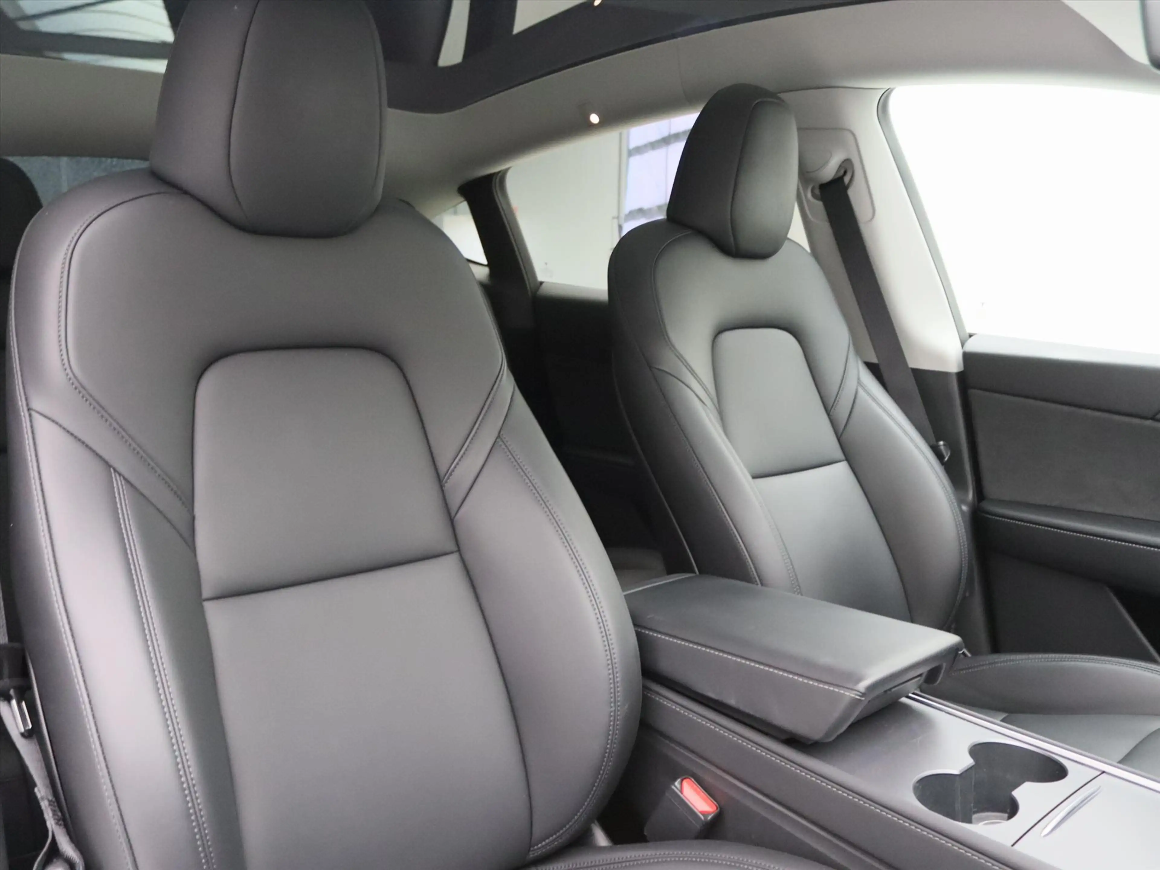 Tesla Model Y Long Range AWD 75kWh 351pk 93.7% SoH [ AMD RYZEN+A — photo 17