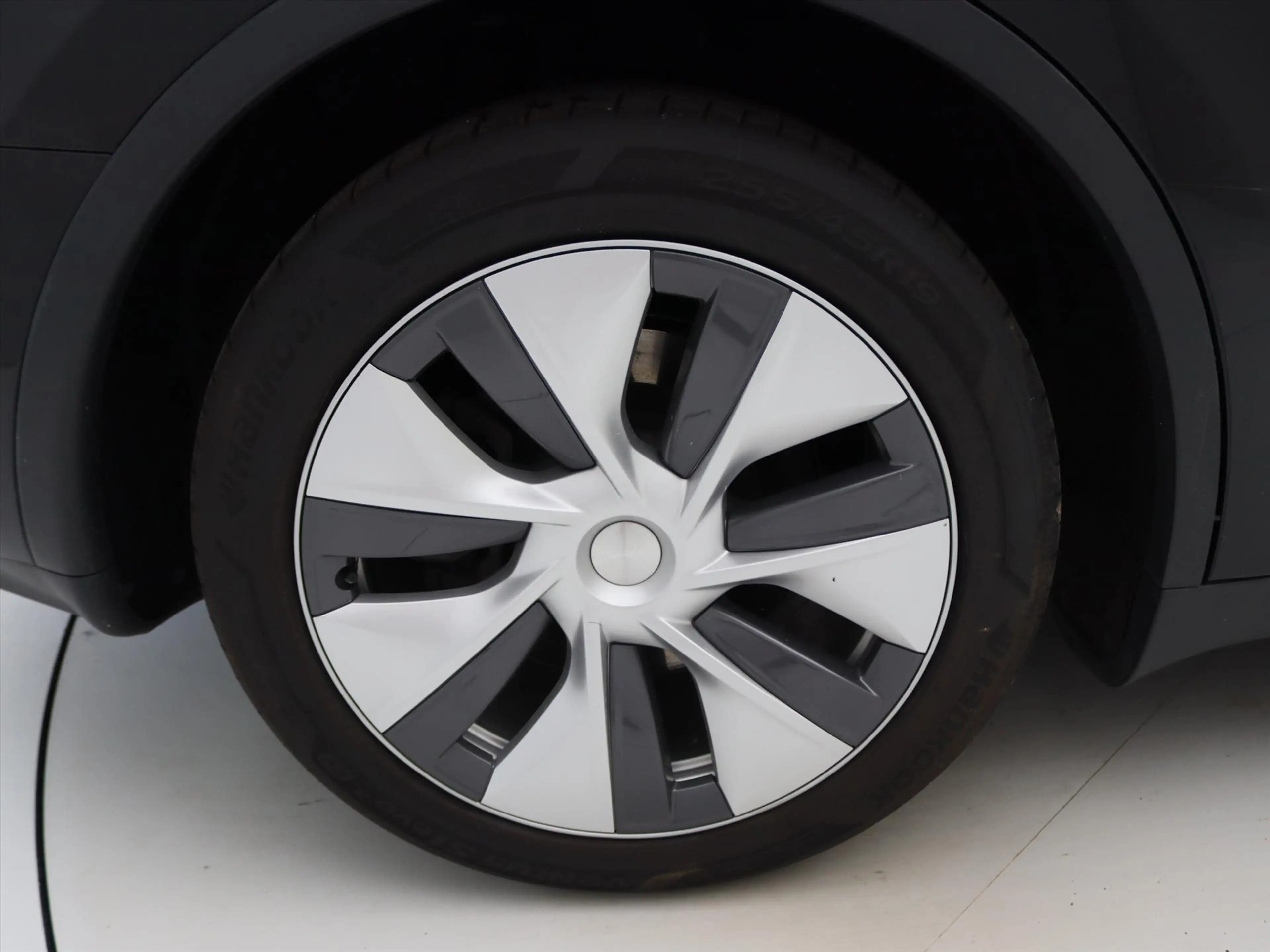 Tesla Model Y Long Range AWD 75kWh 351pk 93.7% SoH [ AMD RYZEN+A — photo 11