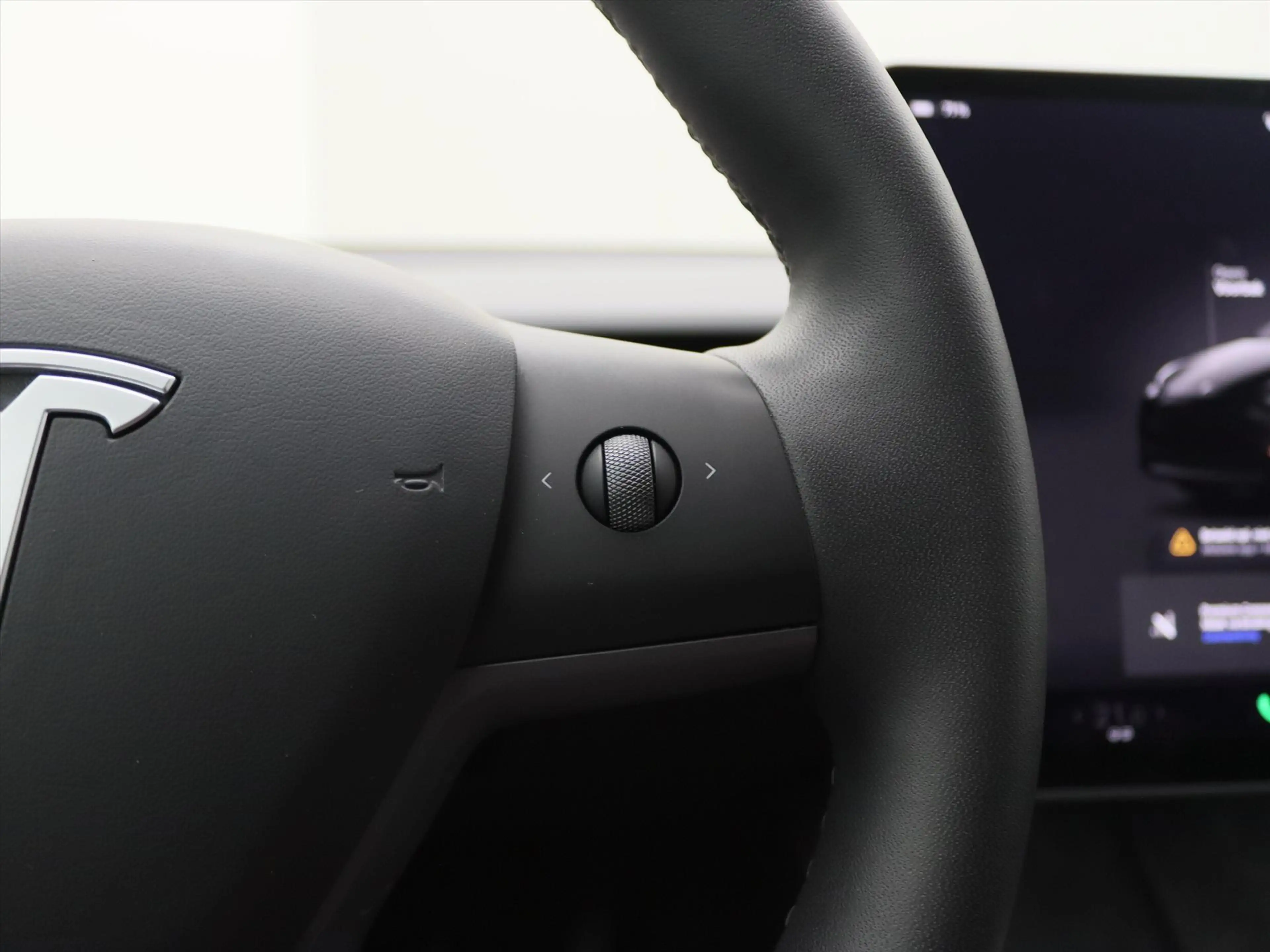 Tesla Model Y Long Range AWD 75kWh 351pk 93.7% SoH [ AMD RYZEN+A — photo 23