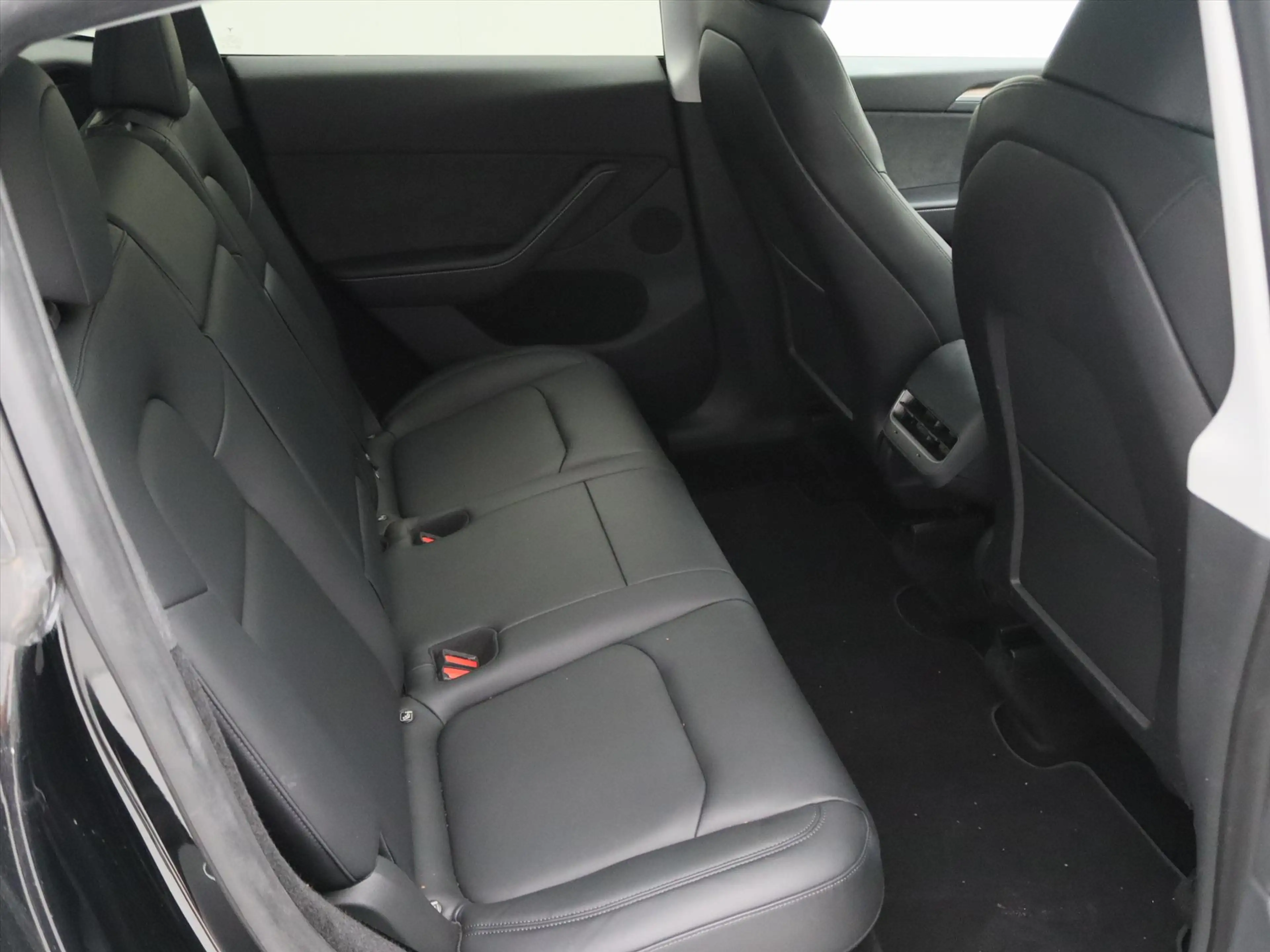 Tesla Model Y Long Range AWD 75kWh 351pk 93.7% SoH [ AMD RYZEN+A — photo 15