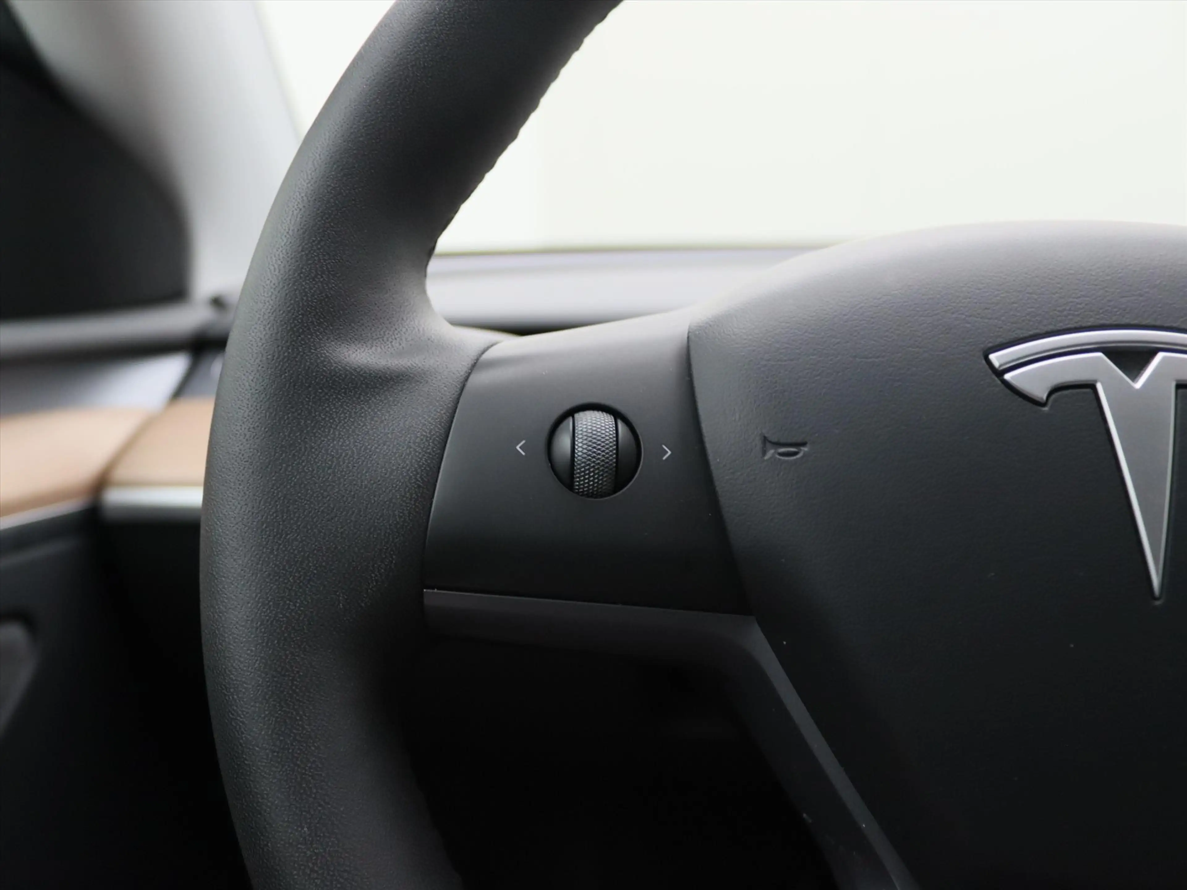 Tesla Model Y Long Range AWD 75kWh 351pk 93.7% SoH [ AMD RYZEN+A — photo 22