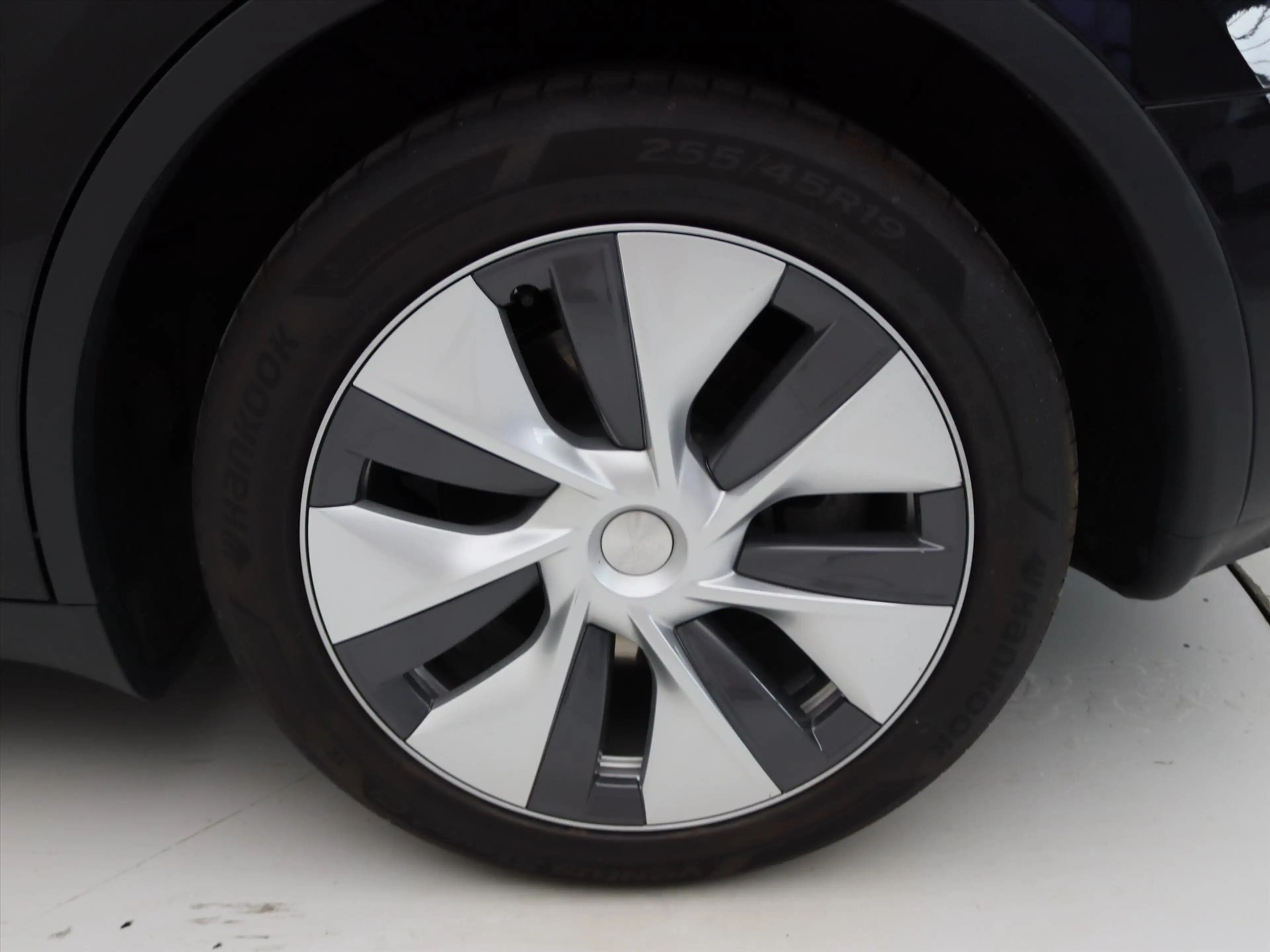Tesla Model Y Long Range AWD 75kWh 351pk 93.7% SoH [ AMD RYZEN+A — photo 14