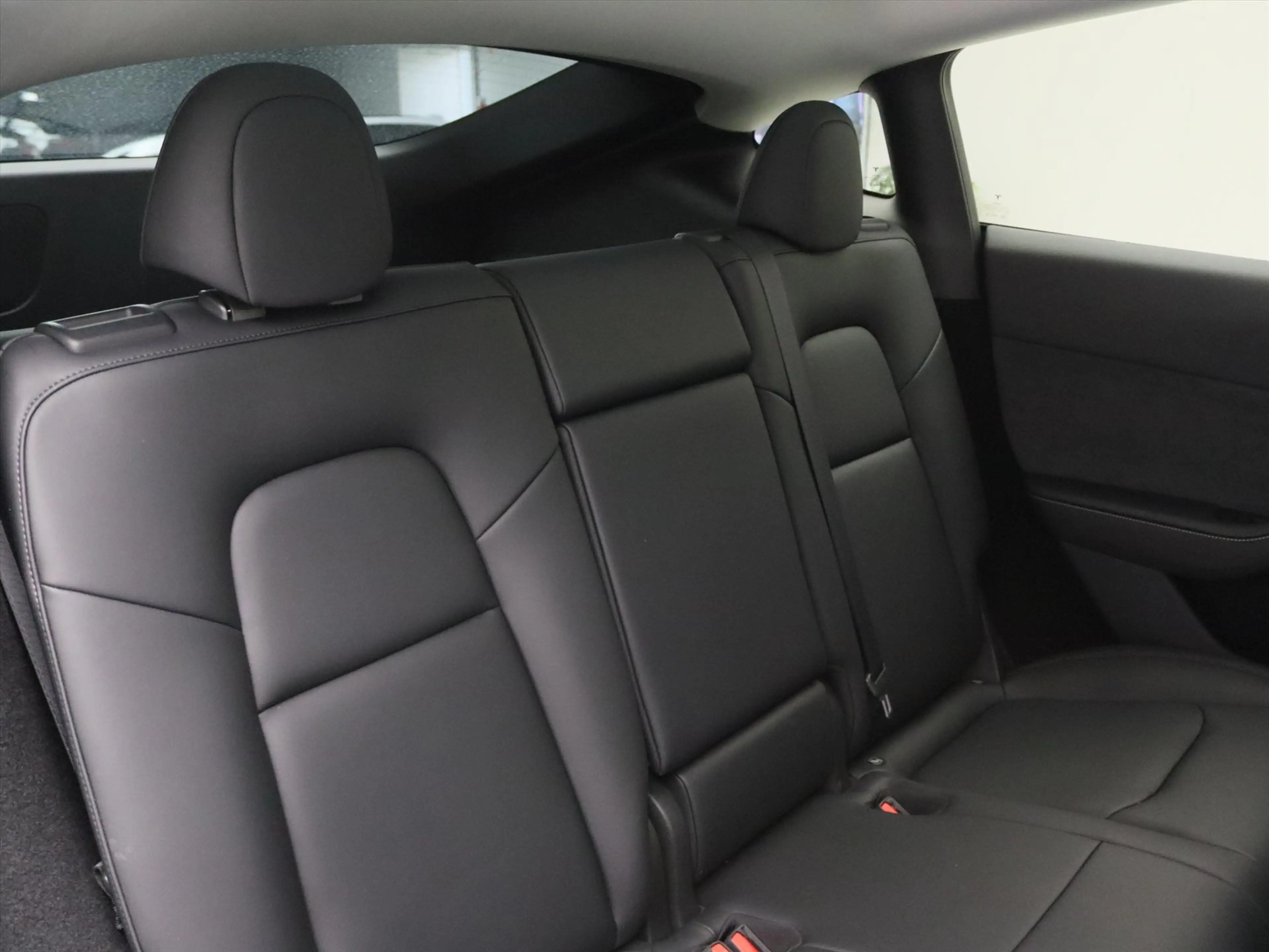 Tesla Model Y Long Range AWD 75kWh 351pk 93.7% SoH [ AMD RYZEN+A — photo 16