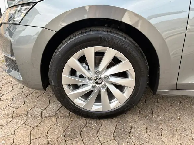 Skoda Octavia view 8