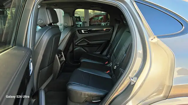 Porsche Cayenne view 6