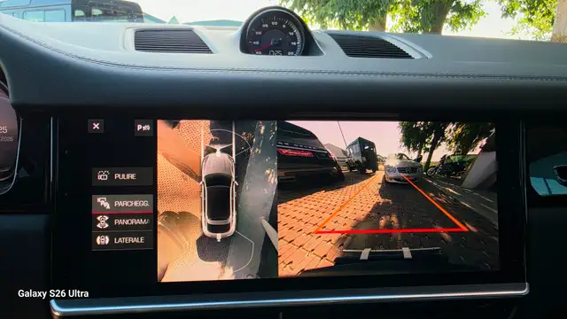 Porsche Cayenne view 14