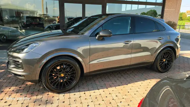 Porsche Cayenne view 5