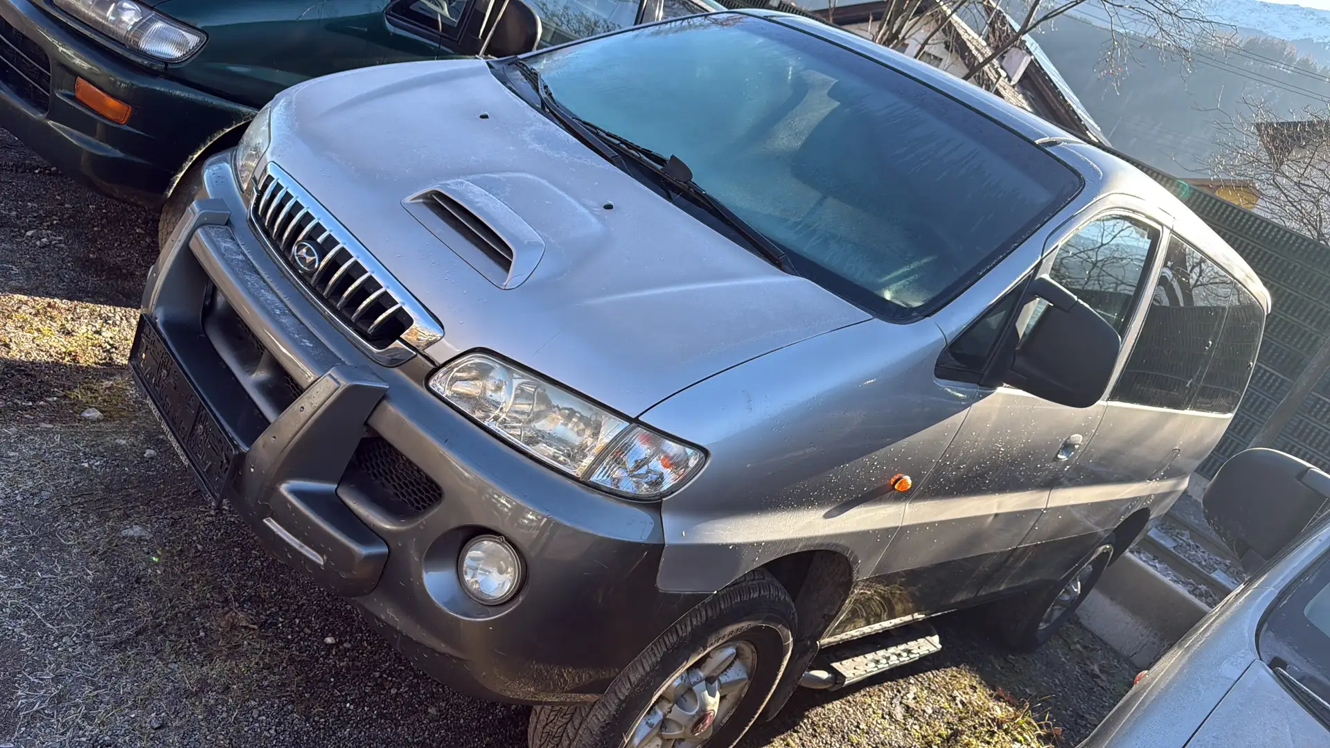 Hyundai H-1 H-1 Starex 2.5 TD Grau - 1