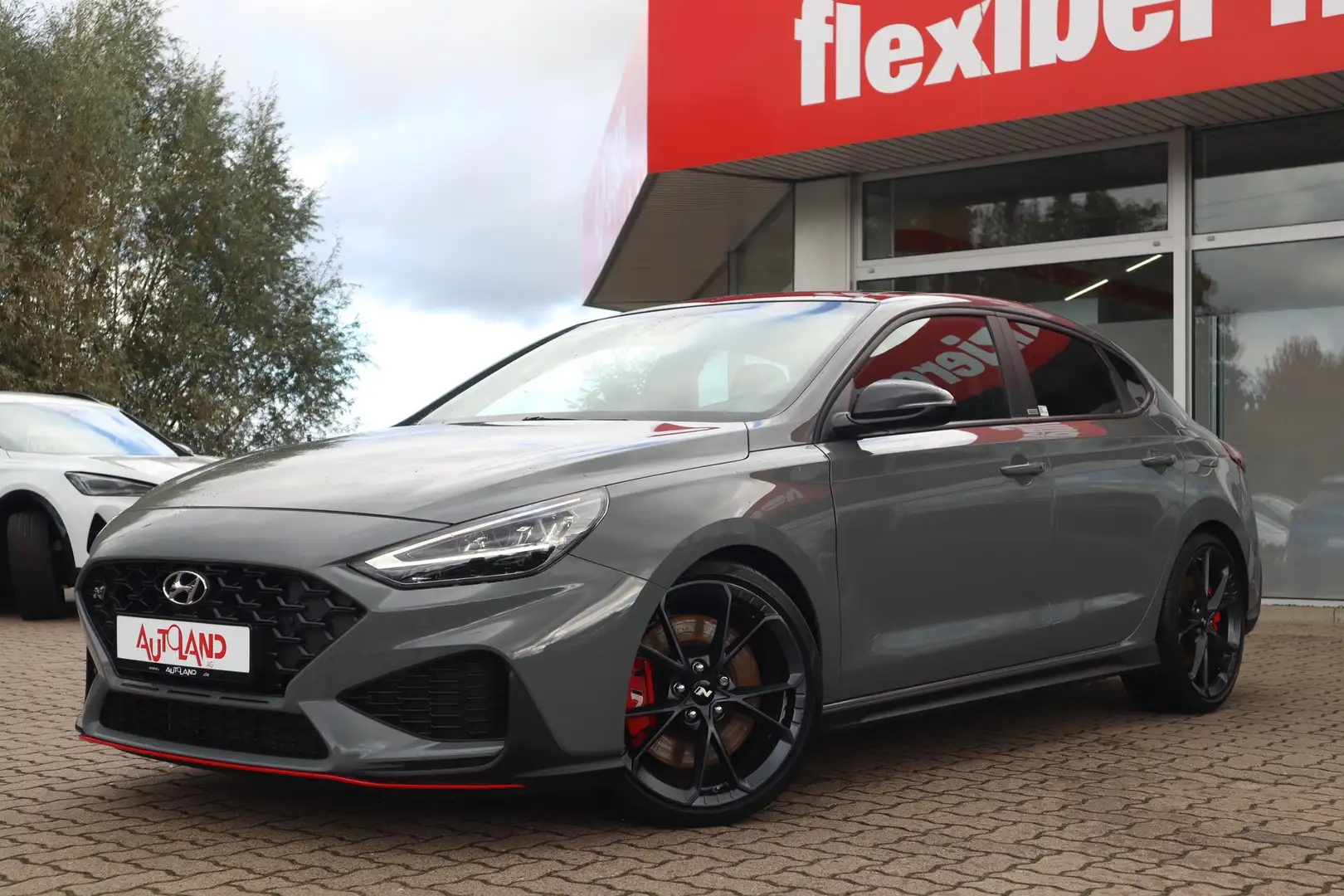 Hyundai i30 i30N Fastback Performance LED Navi Standheizung Gris - 2