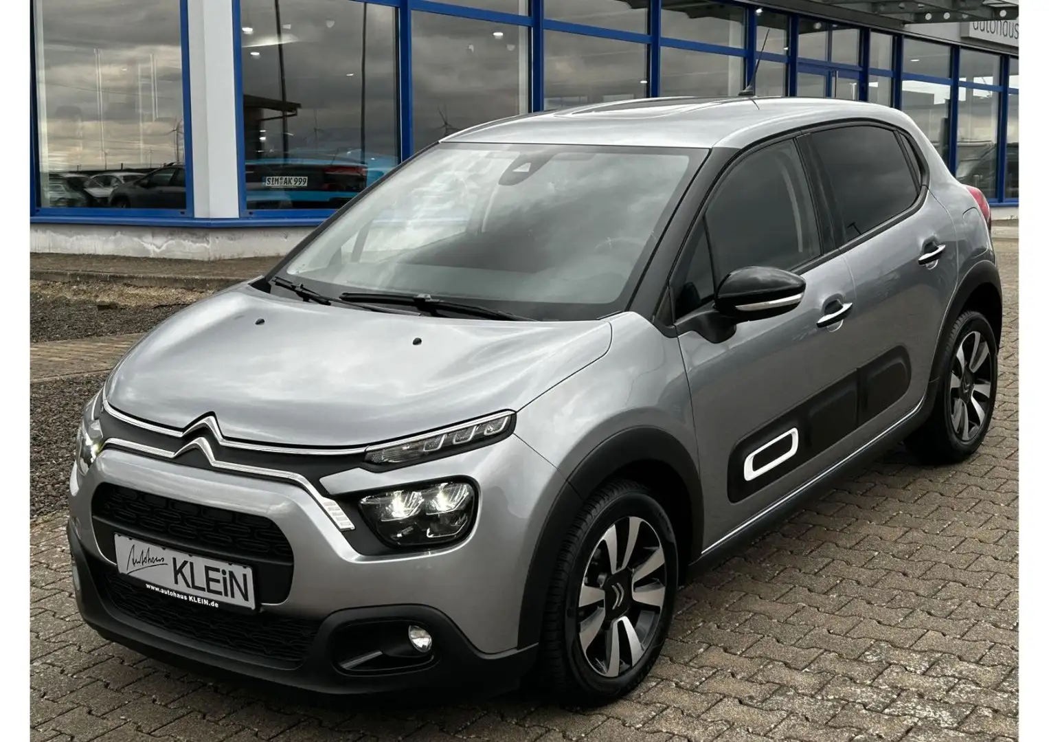 Citroen C3 Max 110 automatik *NAVI*LED*CARPLAY*KAMERA* Grau - 2